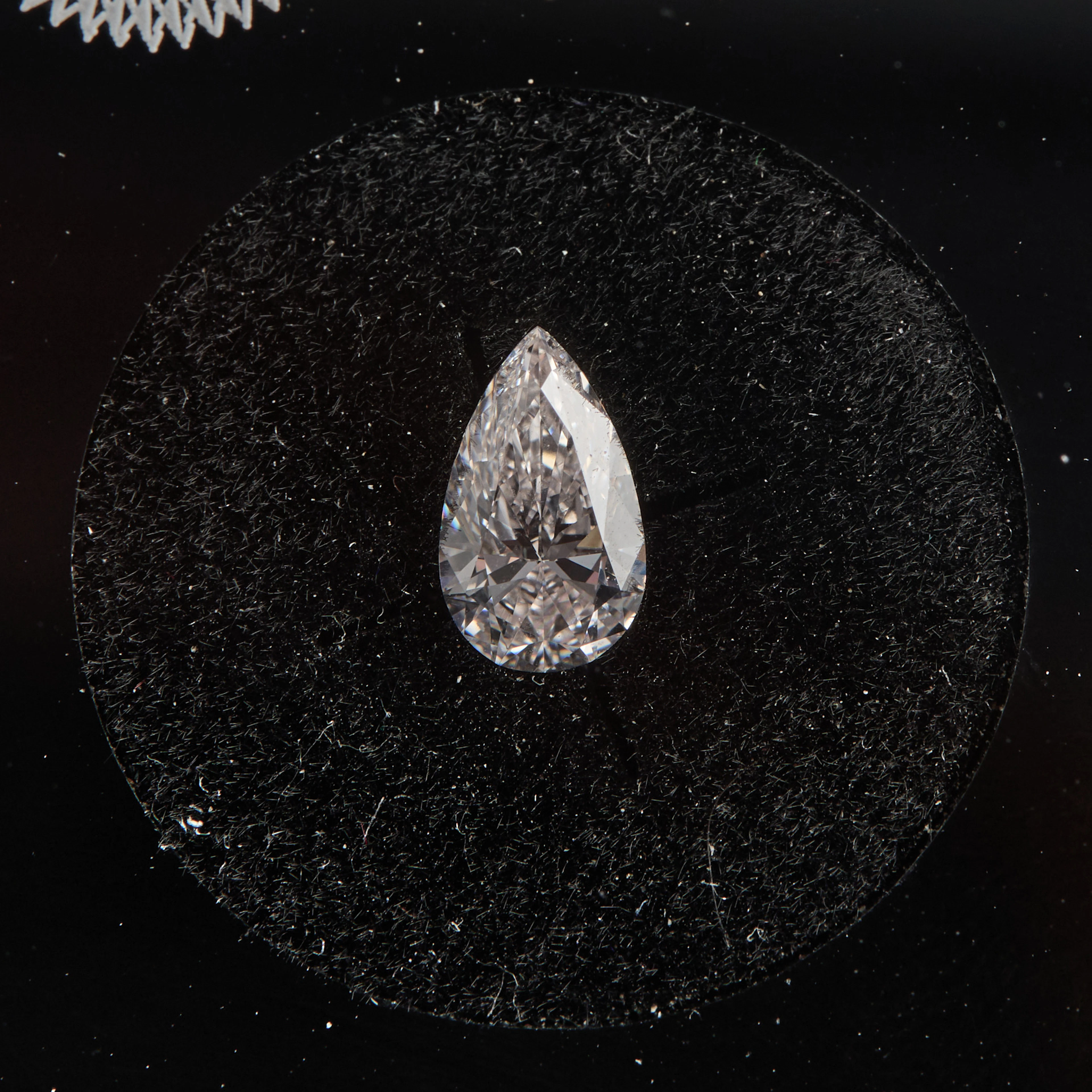 DIAMANT, ca 0.50ct, päronslipad, faint pink.