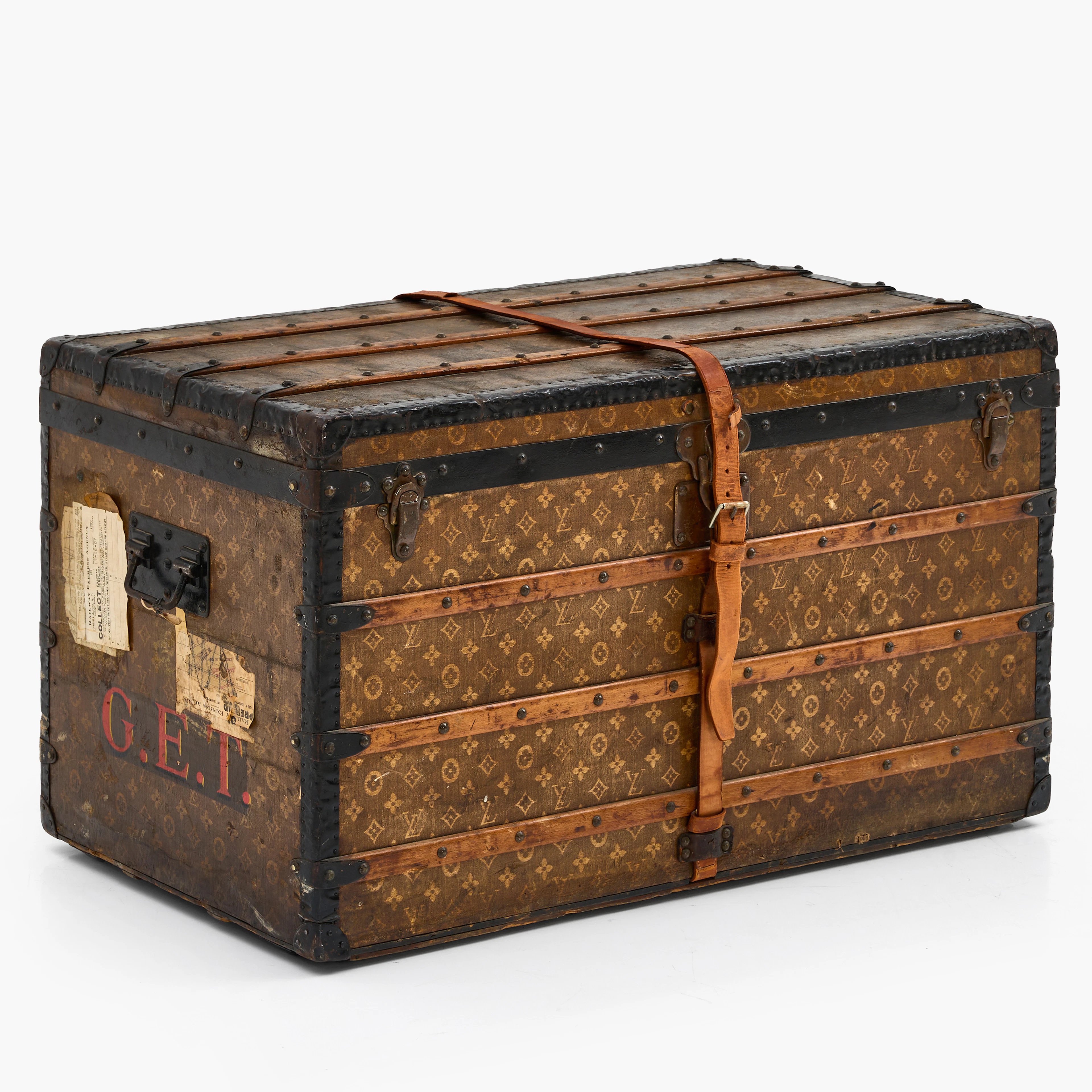 LOUIS VUITTON. Koffert, 1920/30-tal, monogrammönster, stämpelmärkt