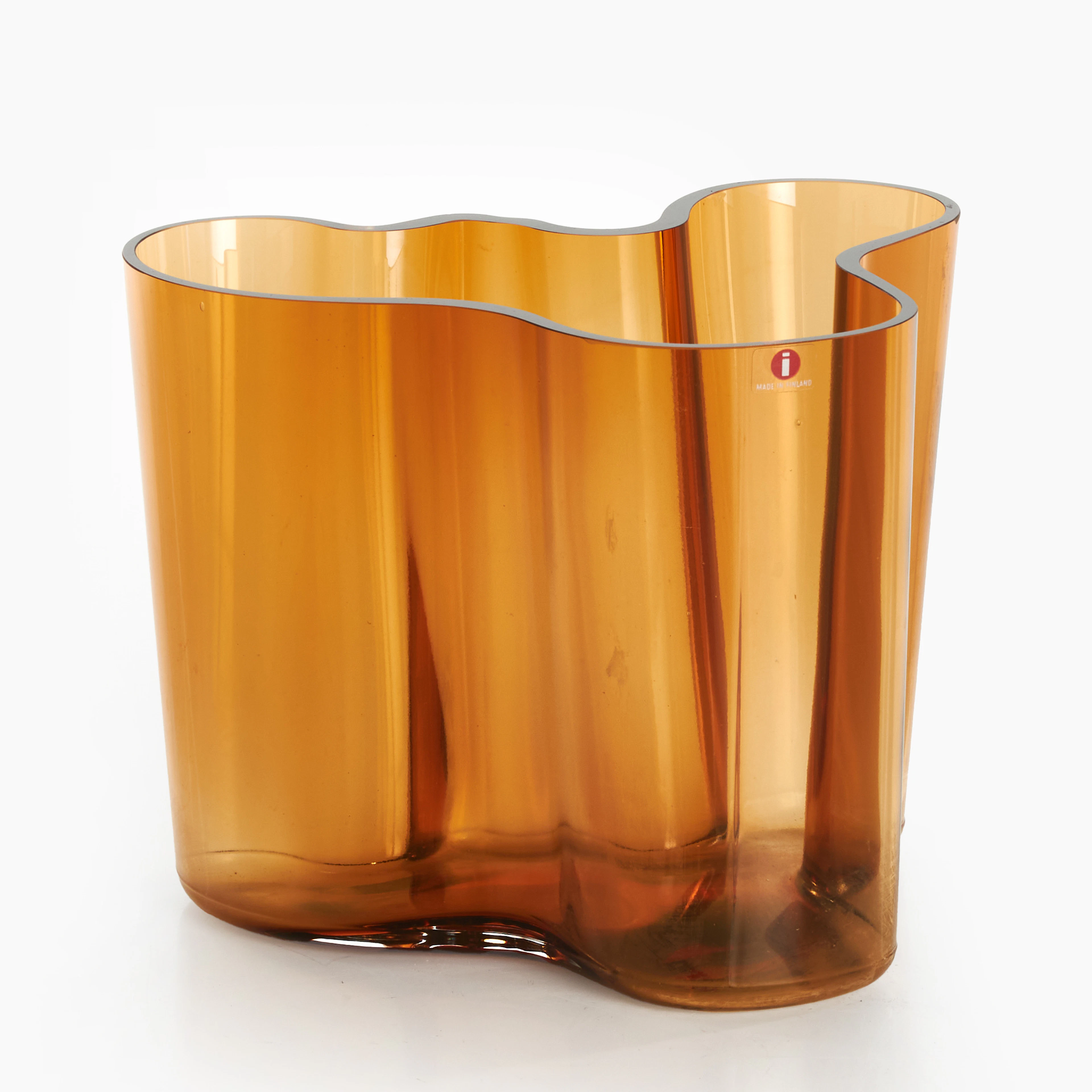 ALVAR AALTO. Vas, "Savoy", Iittala, numrerad, bärnstensfärgat glas.