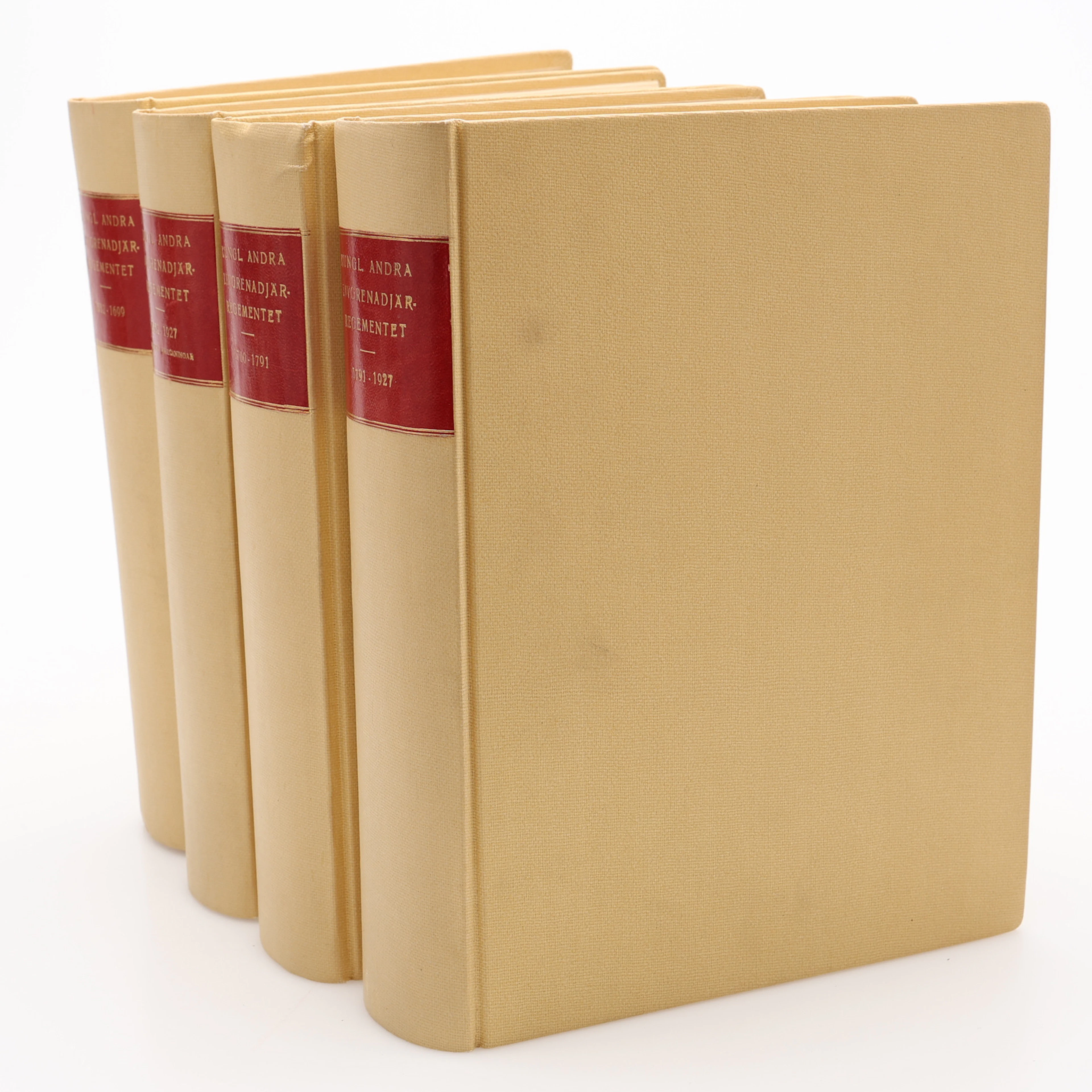 MILITARIA. KUNGL. ANDRA LIVGRENADJÄRREGEMENTET 1552-1927.