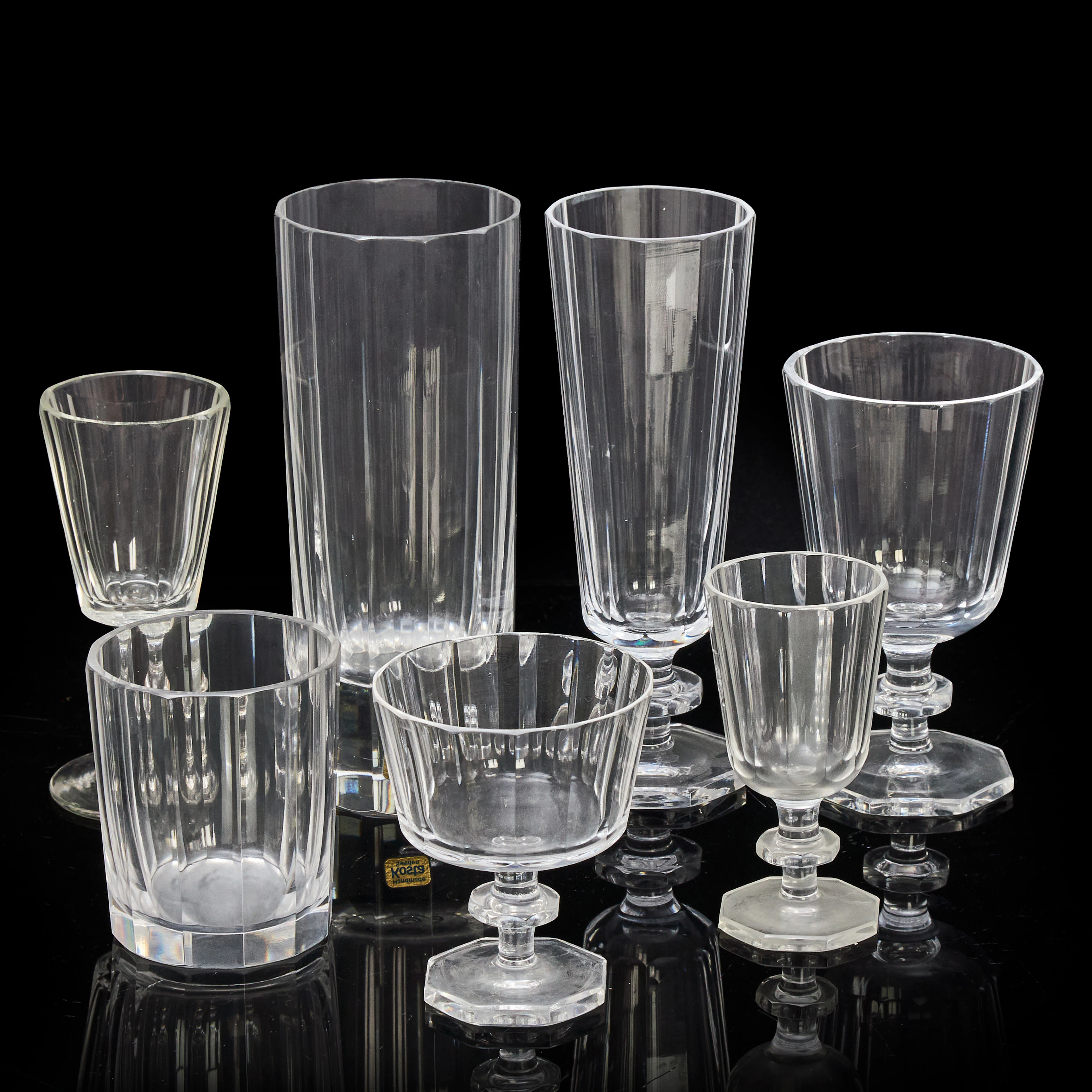 ELIS BERGH (1881-1954). Glasservis, 79 delar, "Karlberg", klarglas