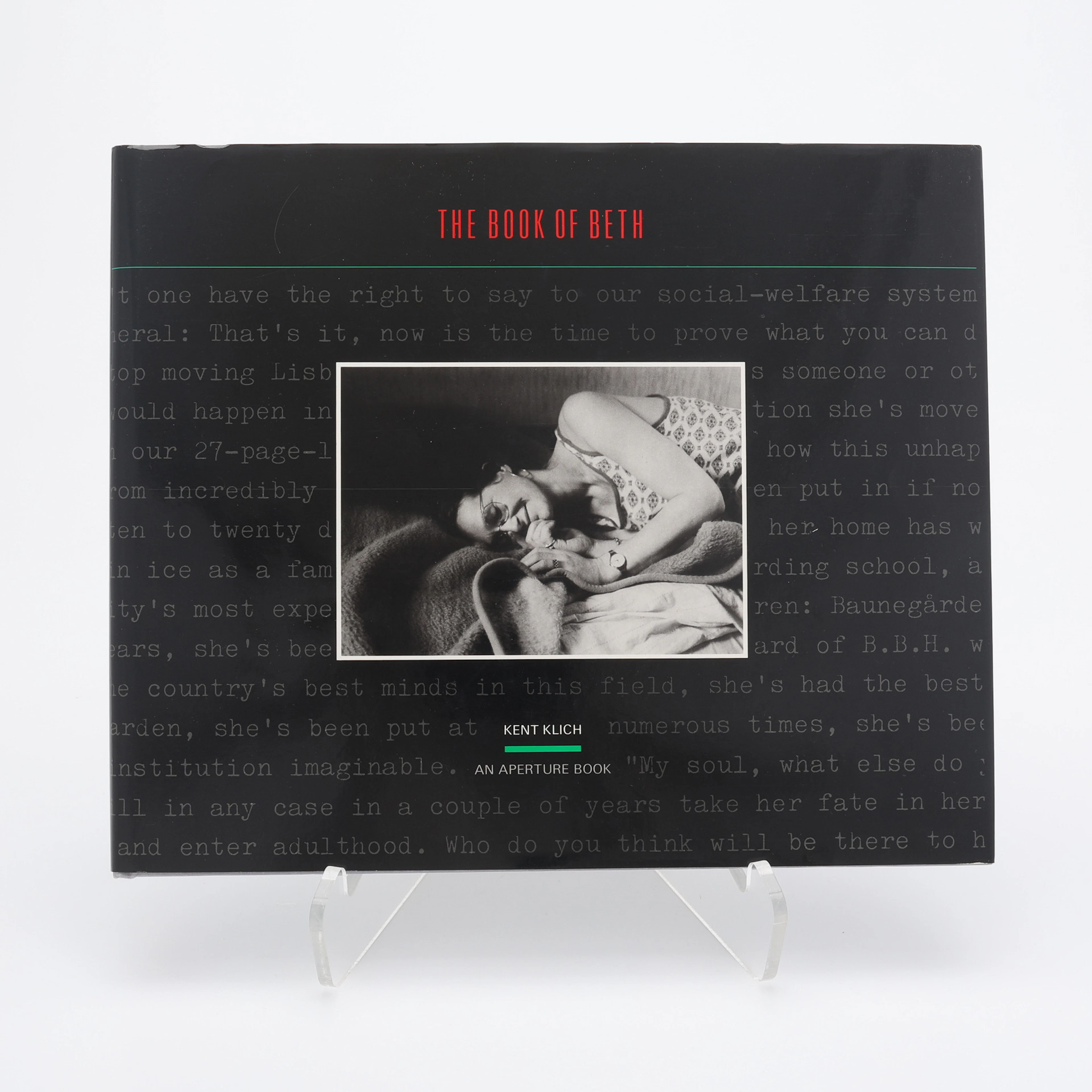 FOTO. DEN SVENSKE FOTOGRAFEN KENT KLICHS "THE BOOK OF BETH", 1989 - SIGNERAD.
