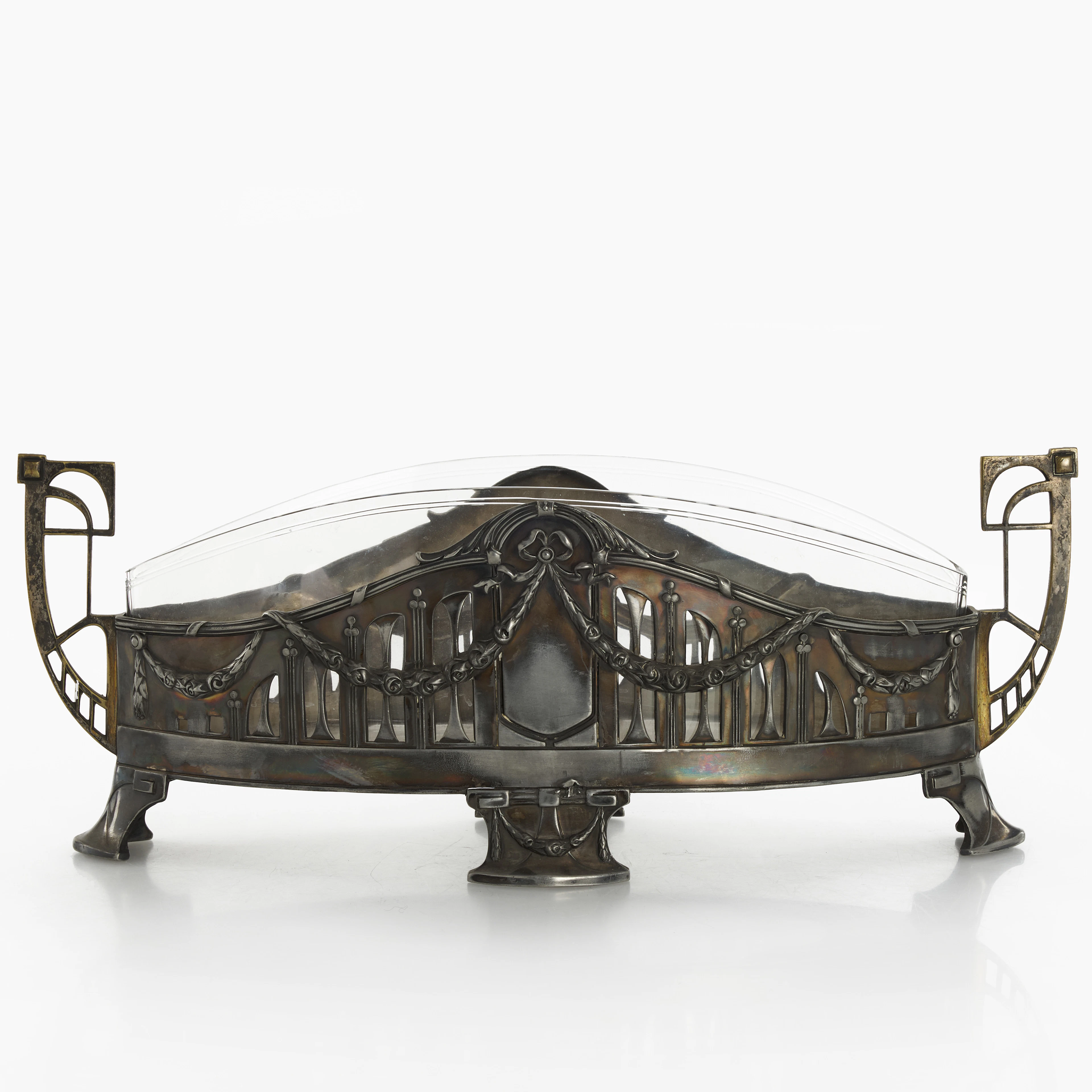 JARDINIERE, jugend, omkring 1900, nysilver med glasinsats.