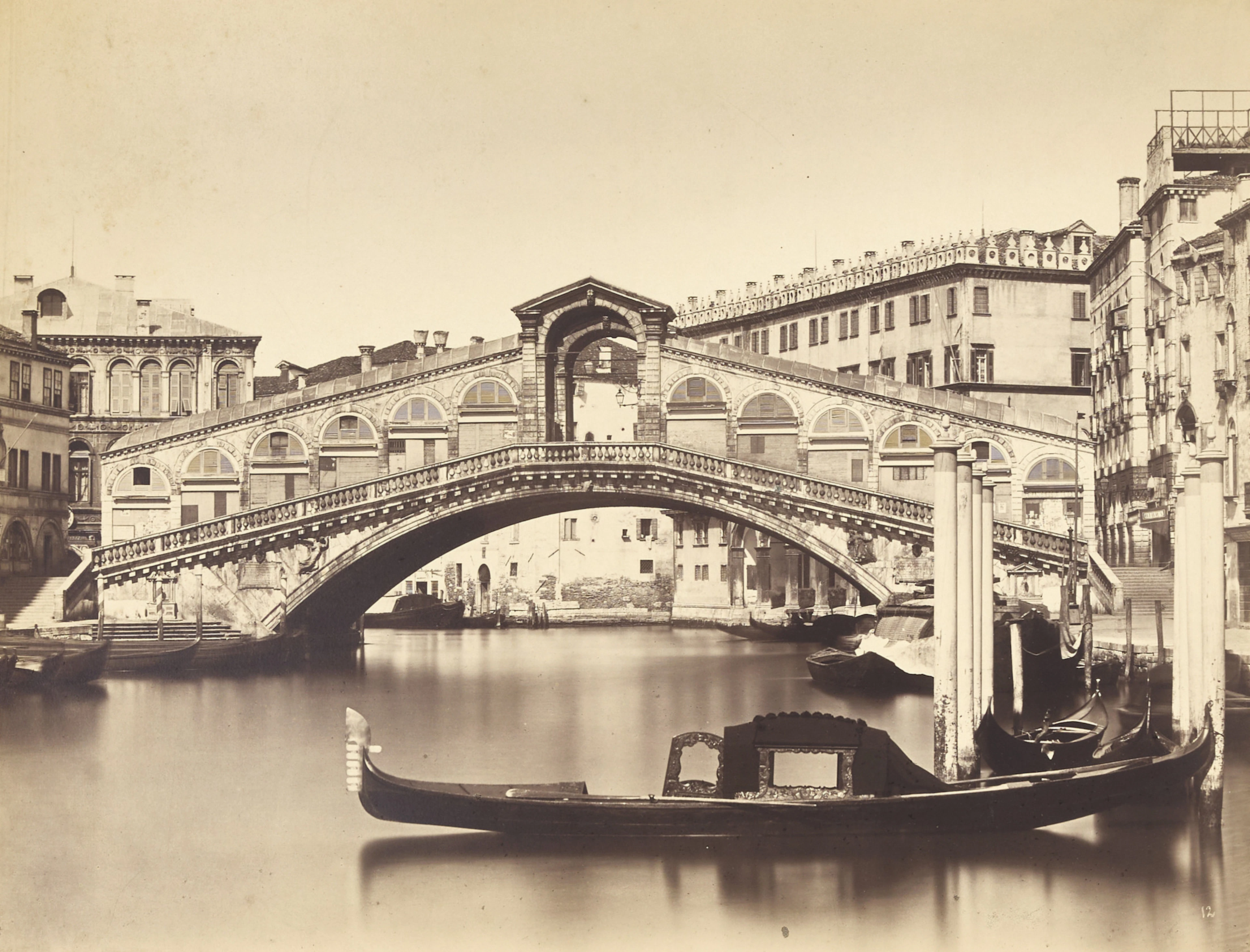CARLO NAYA (1816-1882), 13 Albuminfotografier, motiv från Venedig