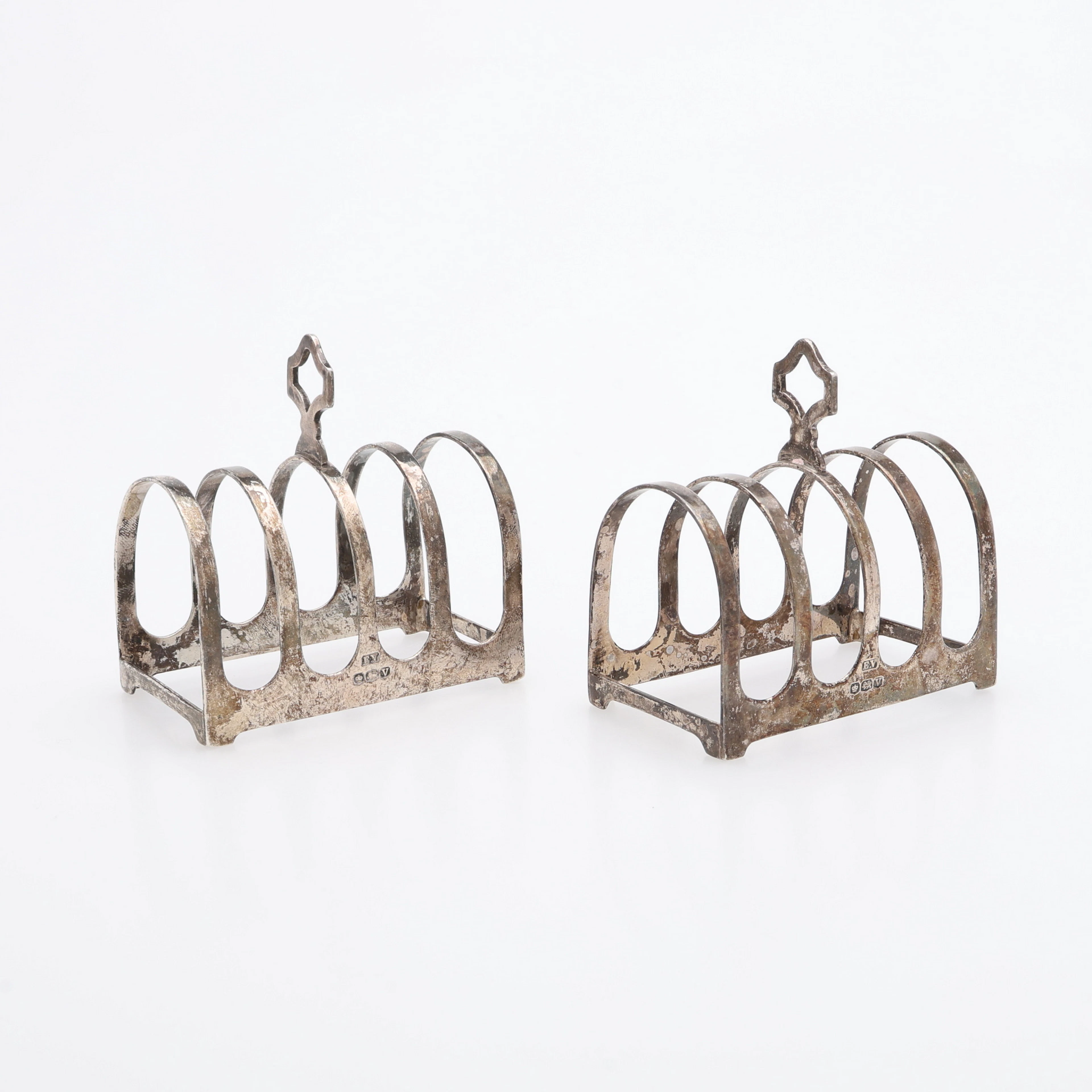 TOASTRACKS, ETT PAR, STERLINGSILVER, EMILE VINER, SHEFFIELD, 1938, 106,8 GRAM.