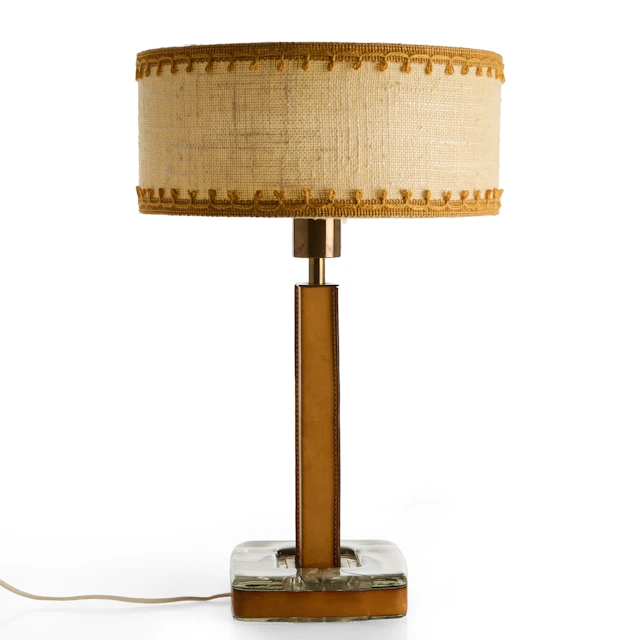 BÖHLMARKS LAMPFABRIK. Bordslampa, glas, läder, design Uno Westerberg