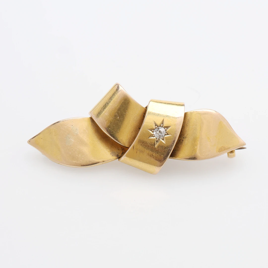 BROSCH, 15K GULD & LITEN GAMMALSLIPAD DIAMANT, 1800-TALETS SLUT, TOTALT