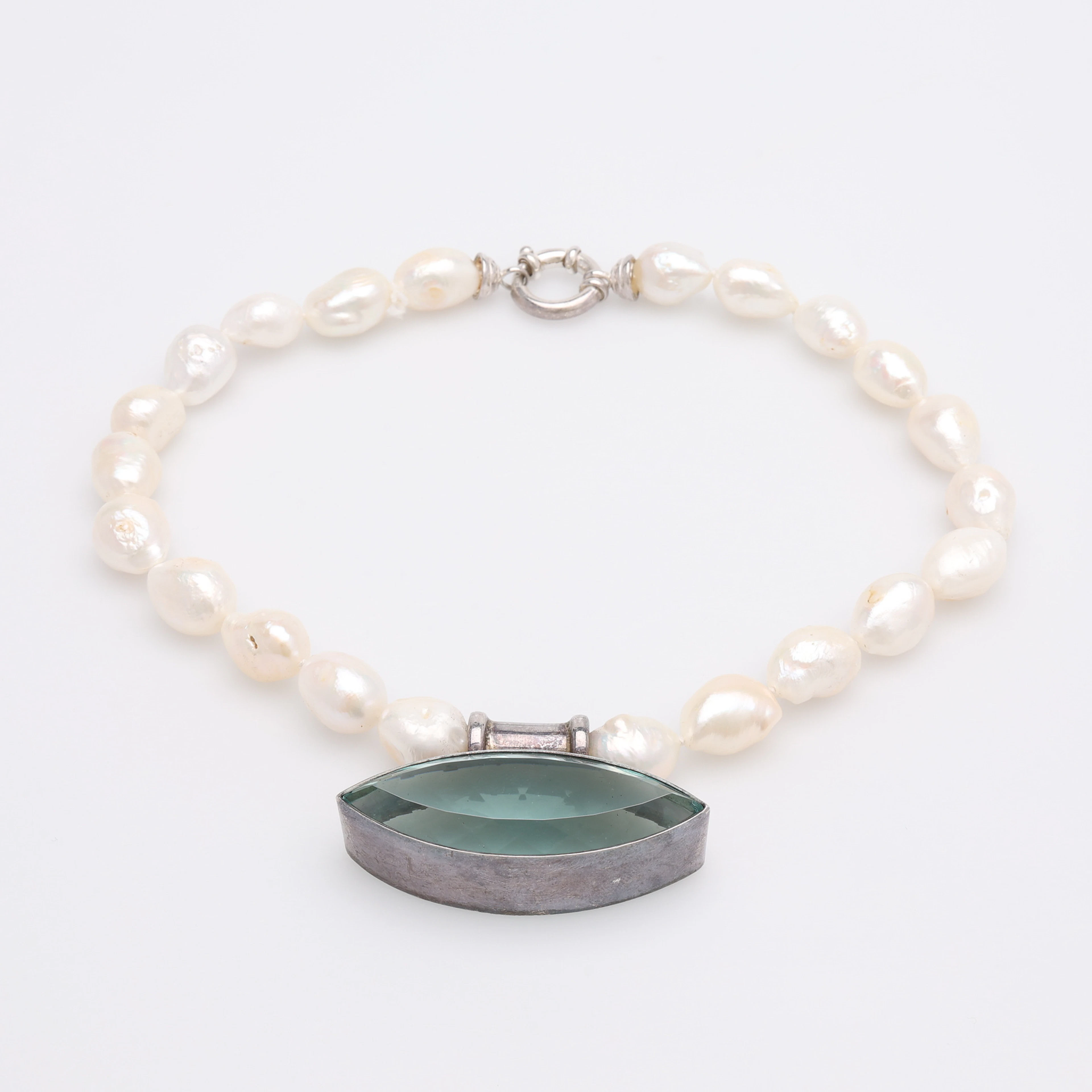 COLLIER, STERLINGSILVER, BAROCKA PÄRLOR & FACETTSLIPAT GLAS, 1900-TALETS