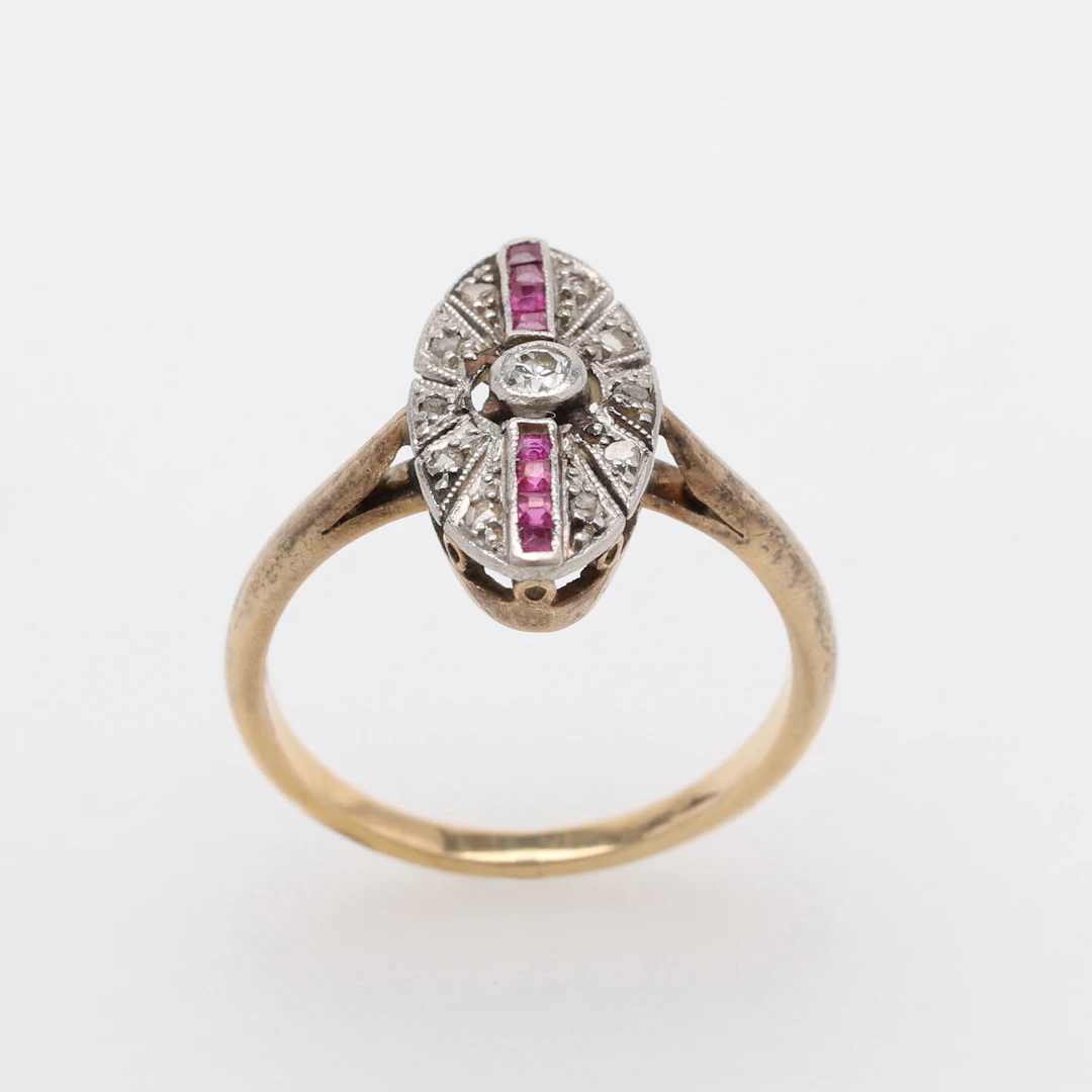 RING, 18K GULD, RÖDA TOPASER & GAMMALSLIPADE DIAMANTER, ART DECO.