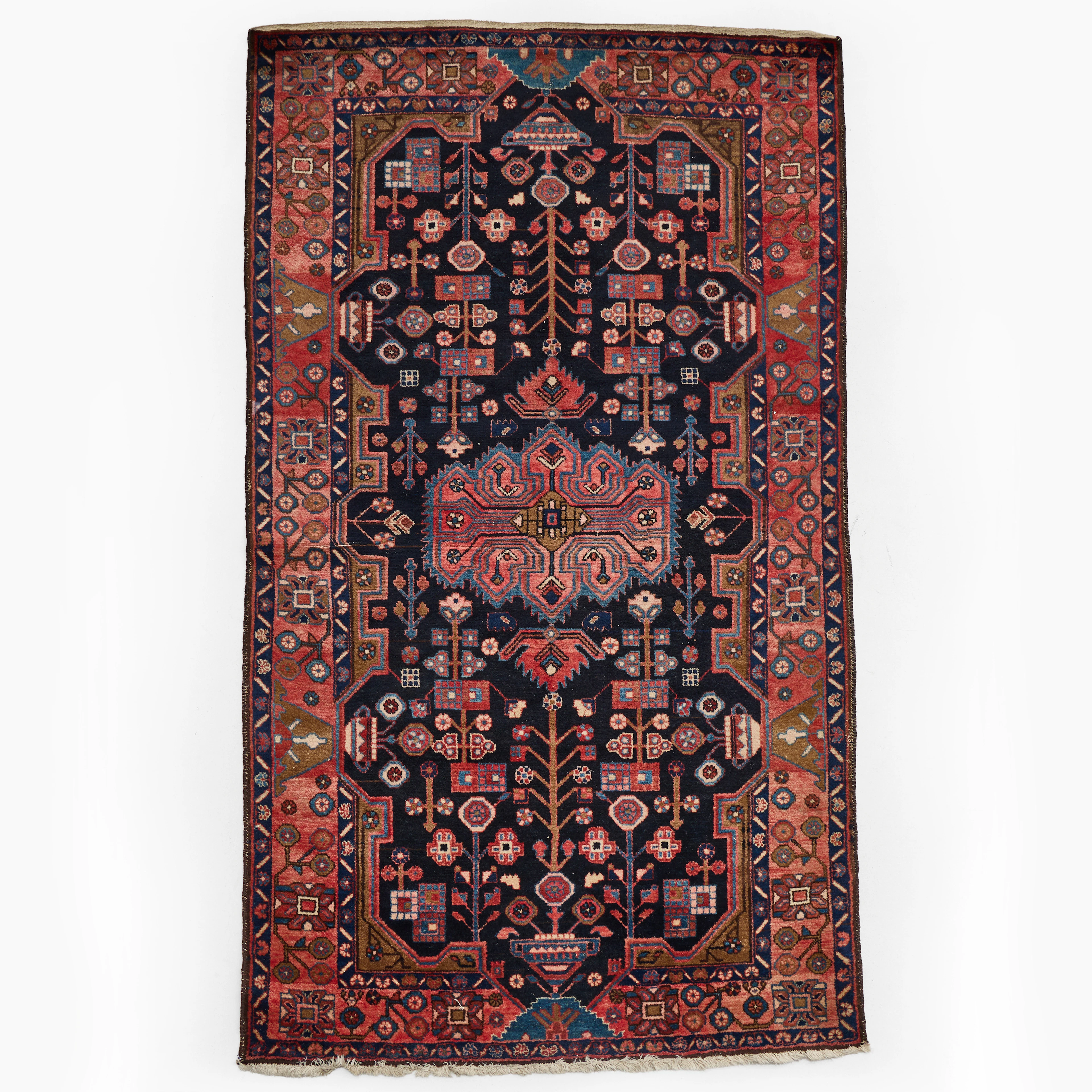 ORIENTMATTA, ull, ca 230 x 134 cm.