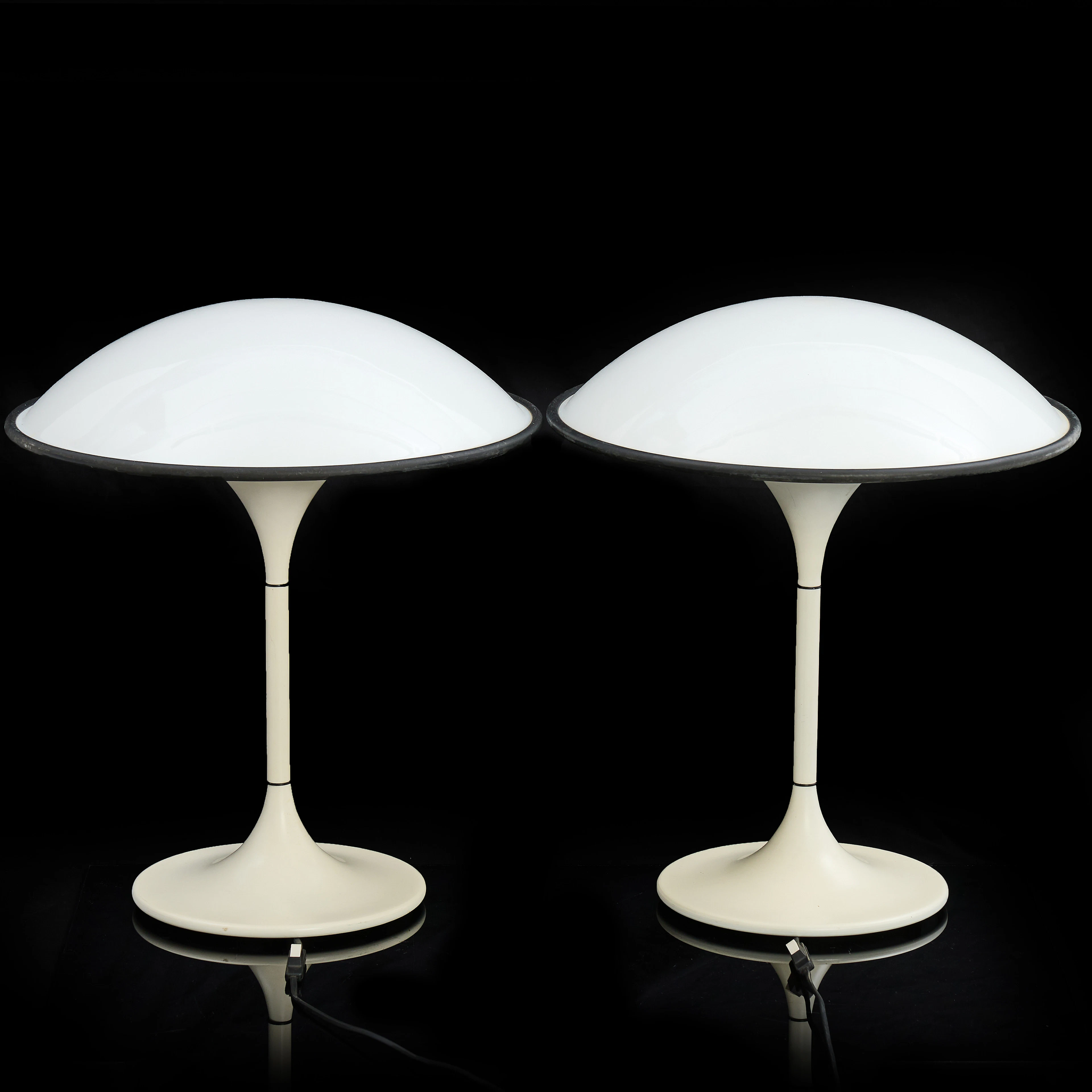 PREBEN JACOBSEN (DANMARK, 1928–1965). Bordslampor, ett par, "Cosmos"