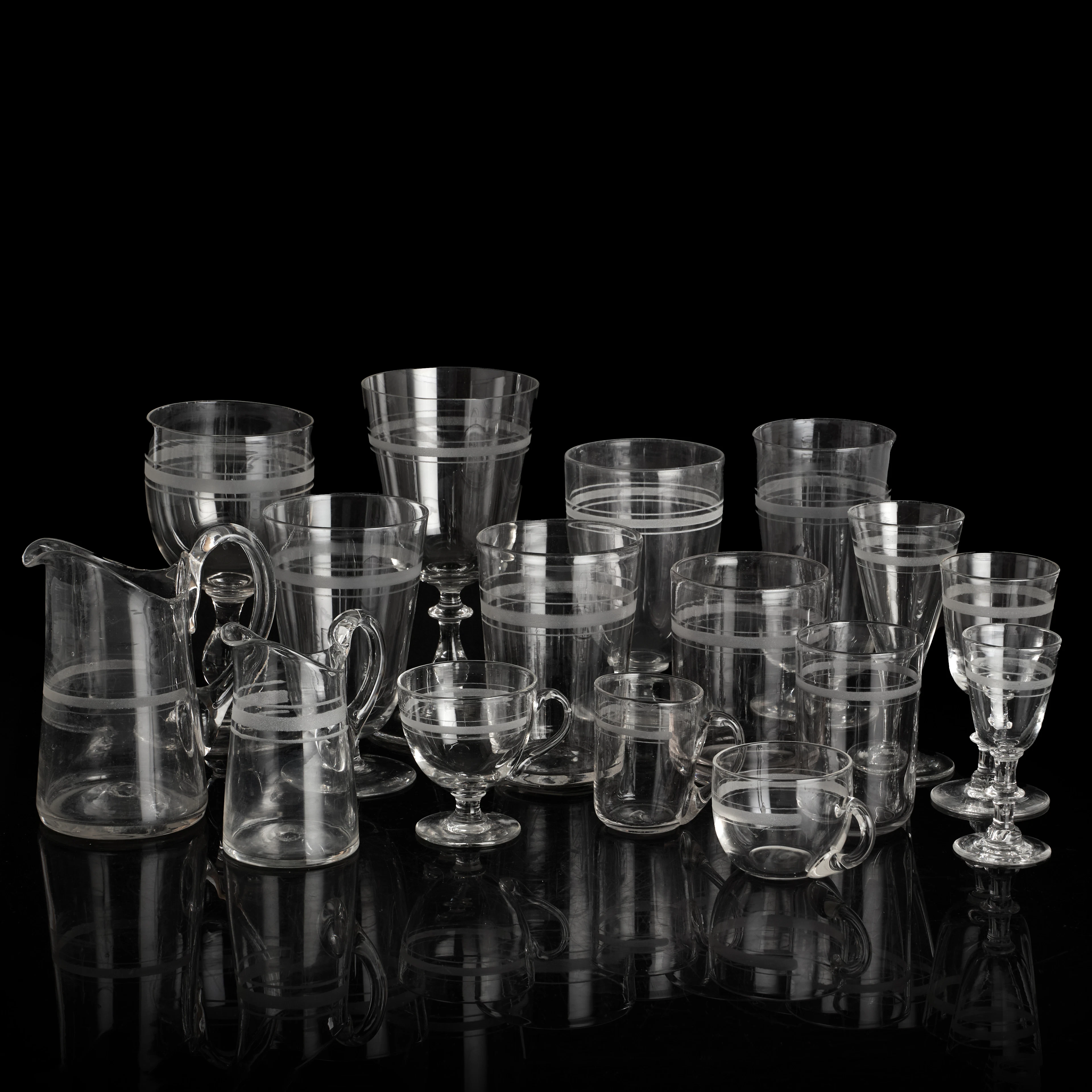 SERVISDELAR, "Rydbergsglas", 94 delar, 1900-talets början.