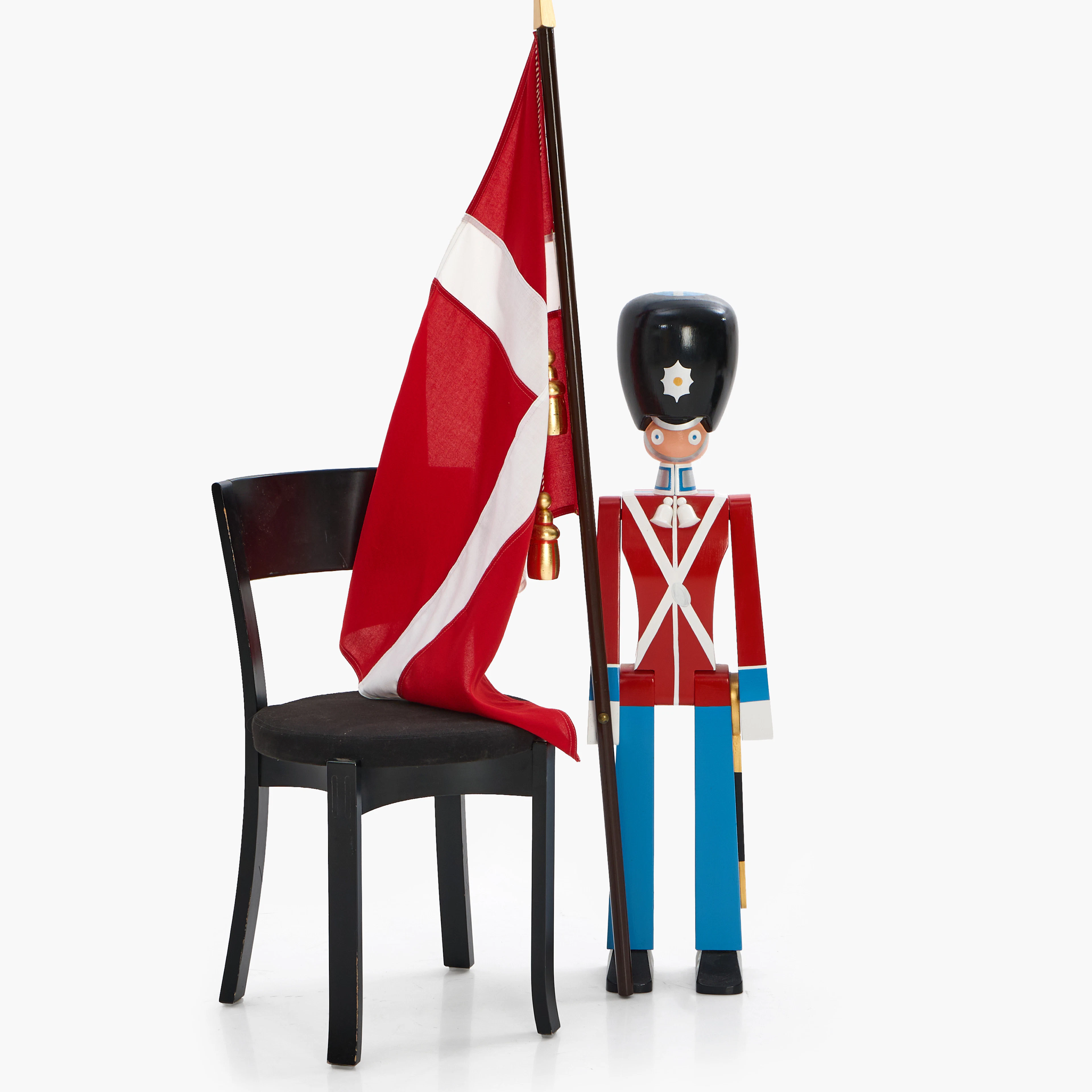 KAY BOJESEN. Fanebärare, stor, bemålat trä, textil flagga, Danmark