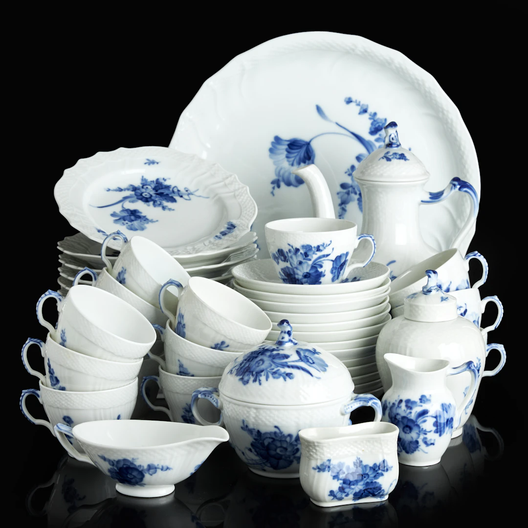 KAFFESERVIS, 39 delar, porslin, "Blå Blomst", Royal Copenhagen, Danmark.
