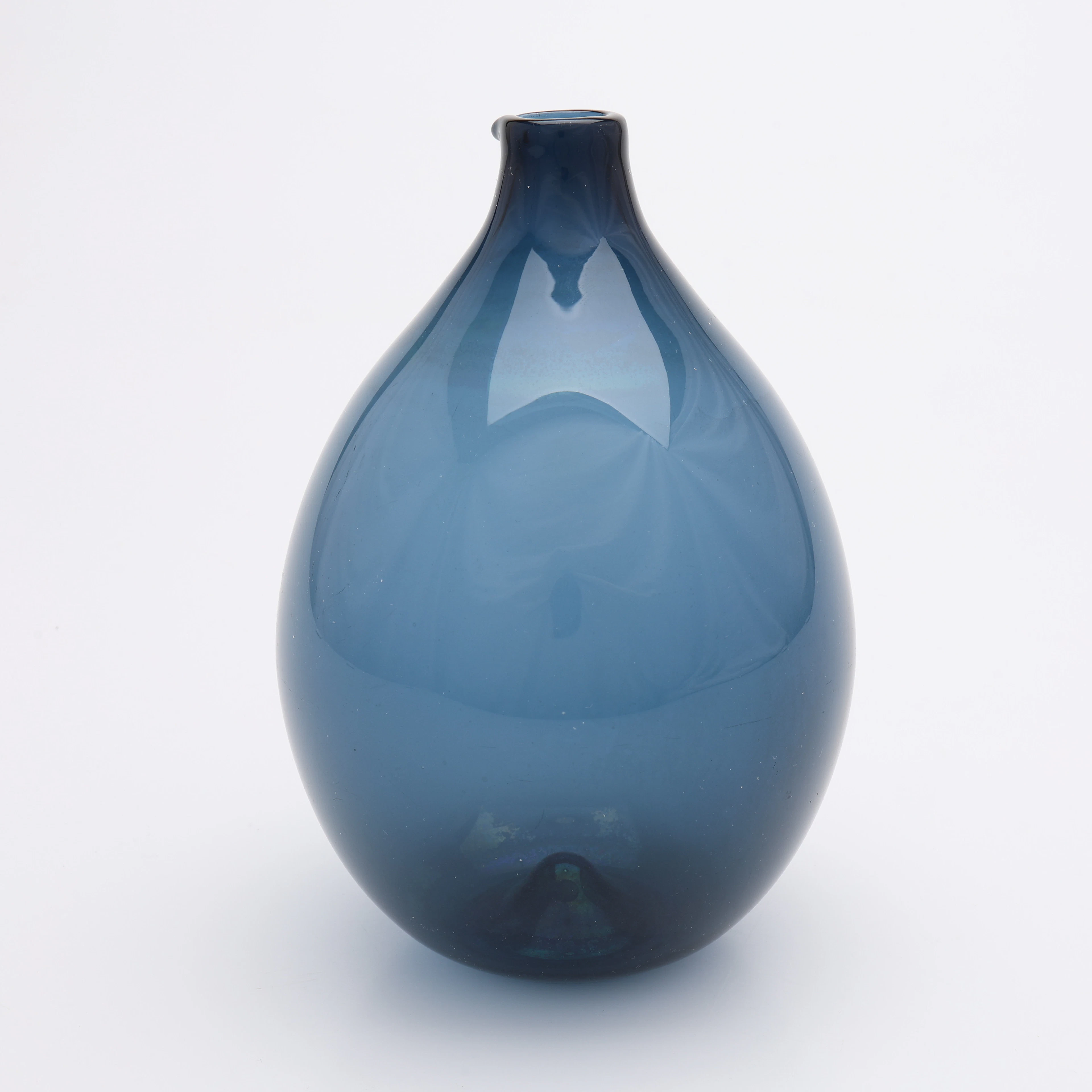TIMO SARPANEVA. "FÅGELFLASKA", IITTALA, 1957.