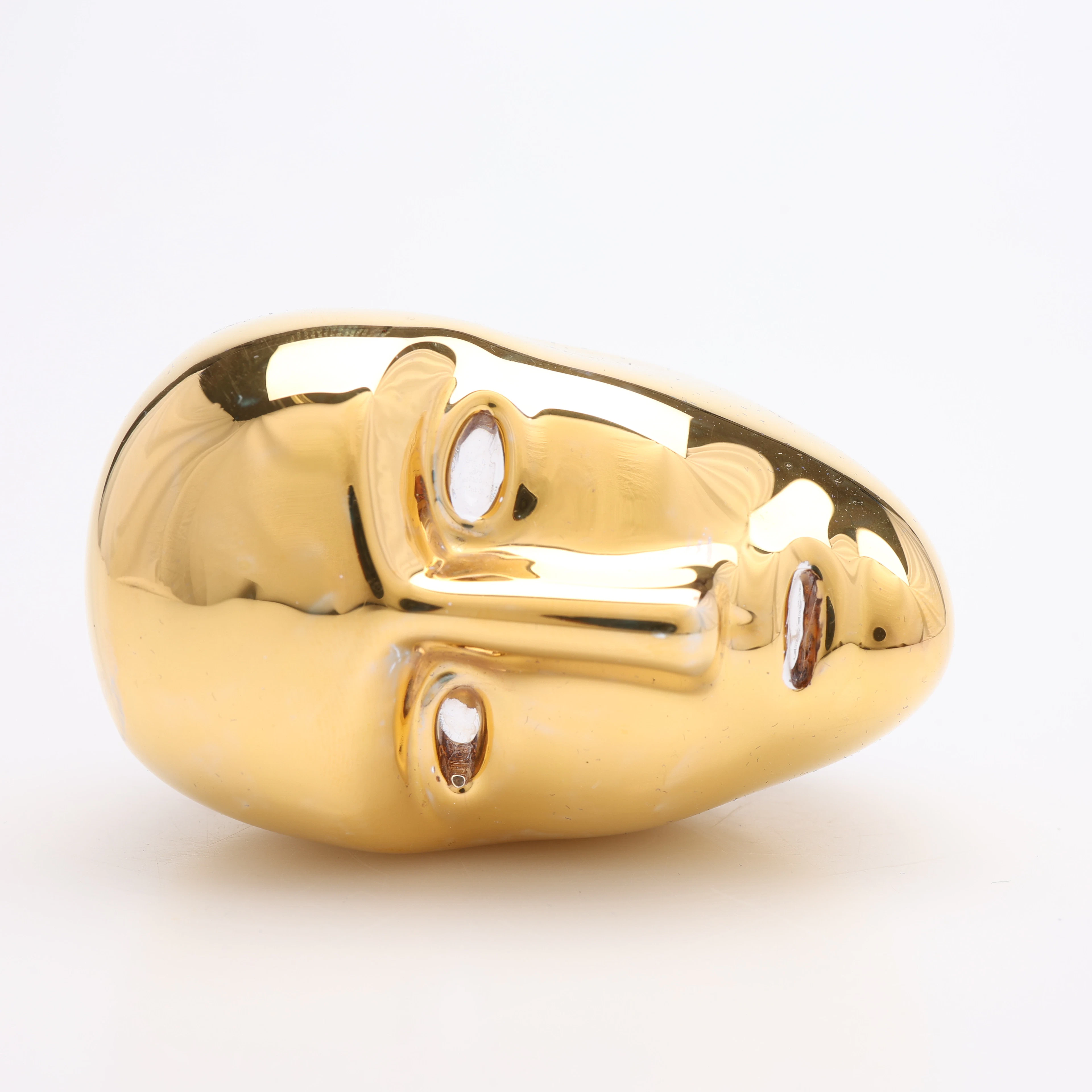 BERTIL VALLIEN. SKULPTUR, BRAINS, "EVERYTHING IS BETTER WHEN WE DANCE"