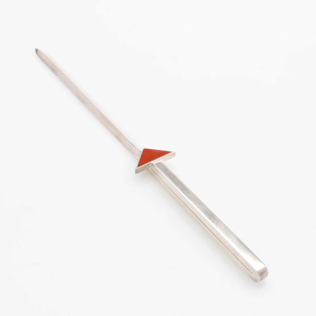 SEBASTIAN SCHILDT. PAPPERSKNIV/BREVSPRÄTT, STERLINGSILVER MED EMALJ.