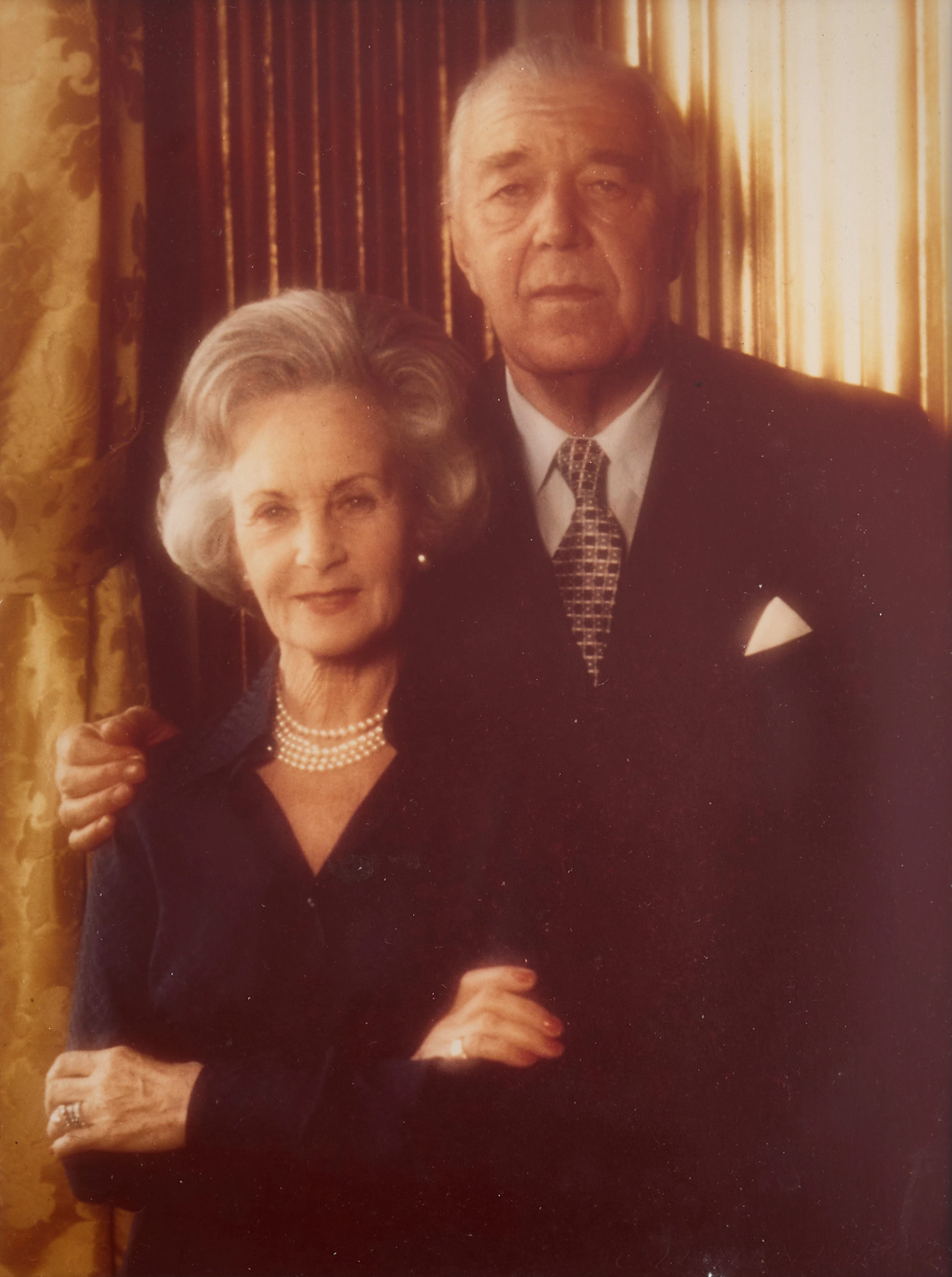 PRINS BERTIL och LILIAN, (2 dlr), egenhändigt signerat och daterat