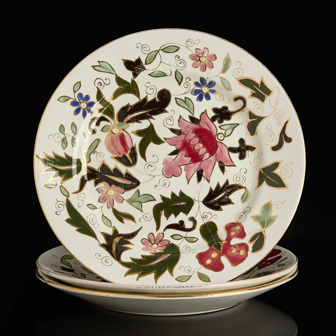 ASSIETTER, 3 st, porslin, M.S. Kuznetsov, Ryssland, 1870–1889. Polykromt
