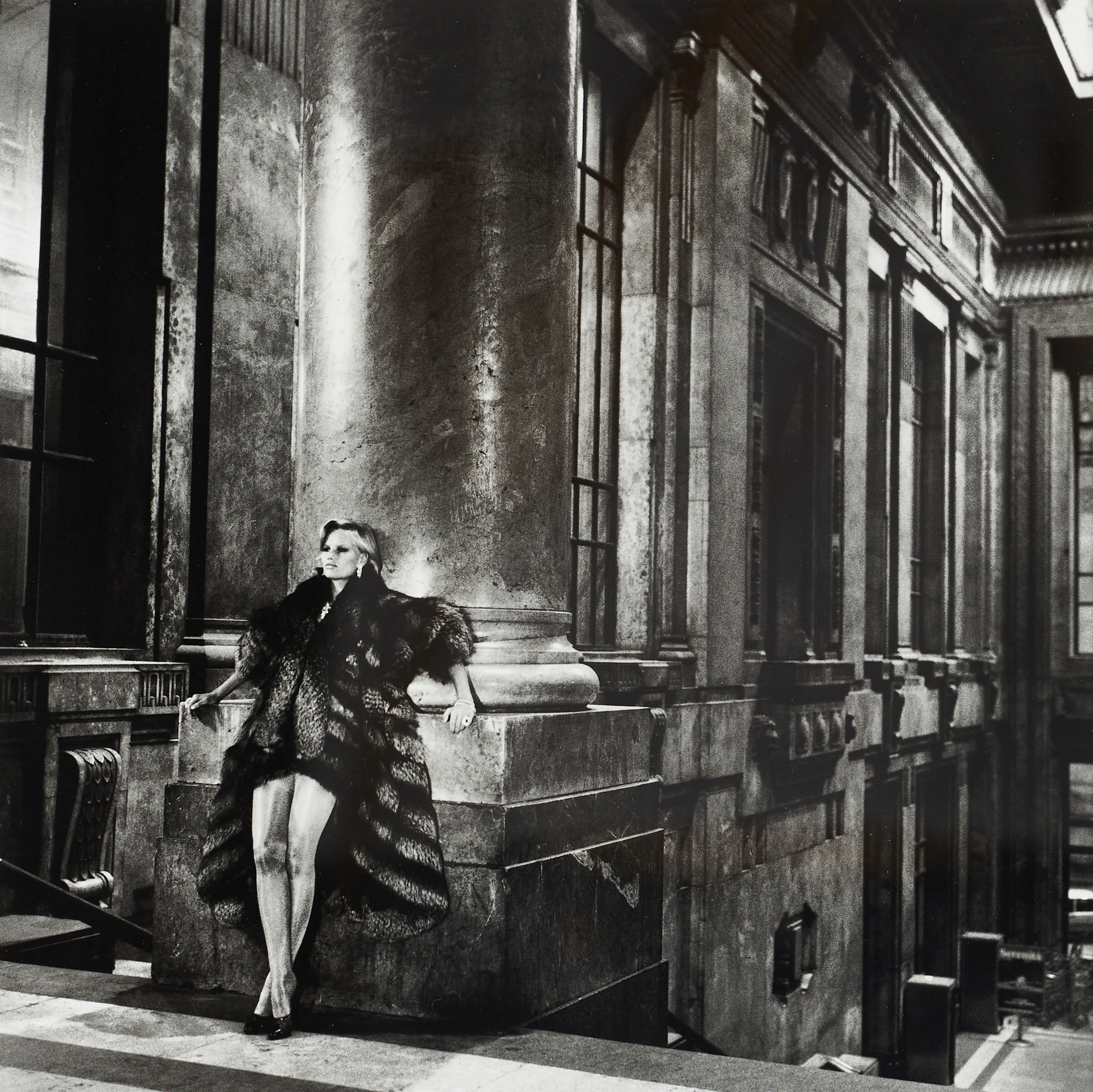 HELMUT NEWTON. efter, "Fashion, Italian Vogue, Grand Central Station