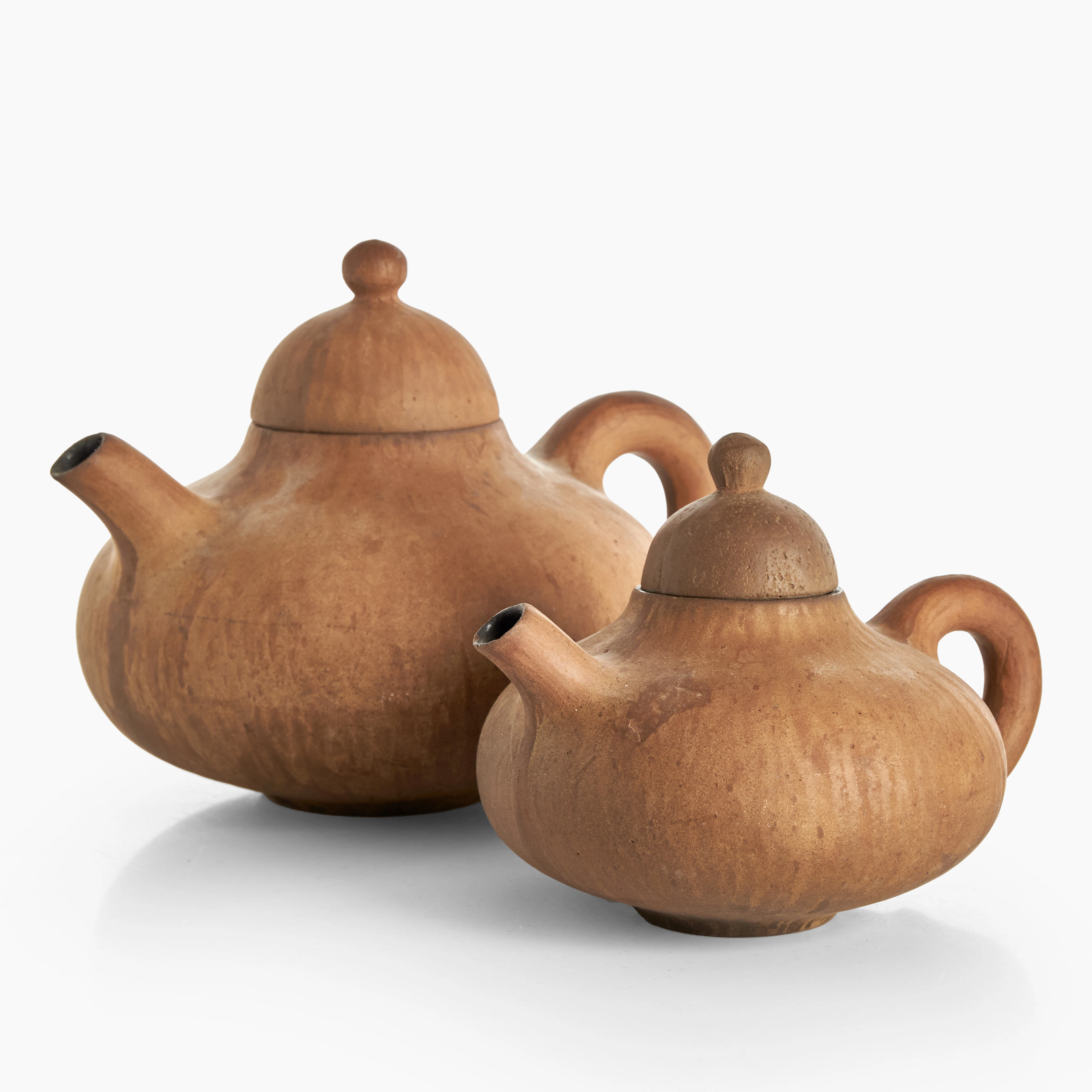 JØRGEN MØLLER-PETERSEN, Danmark, tekannor, 2 st, märkta 53-54, stengods.