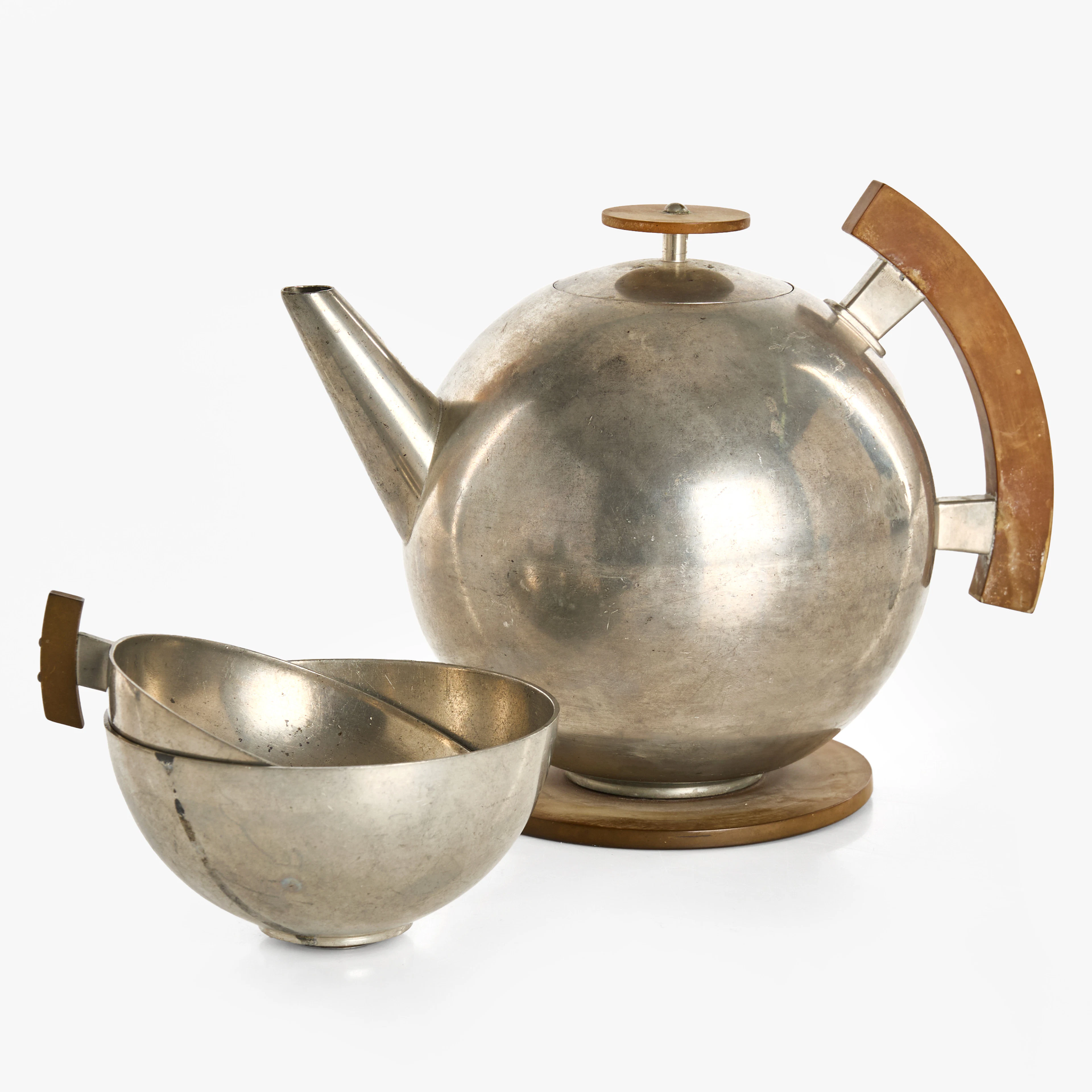 CARL-EINAR BORGSTRÖM (1914-1981). Teservis, 3 delar, tenn, detaljer