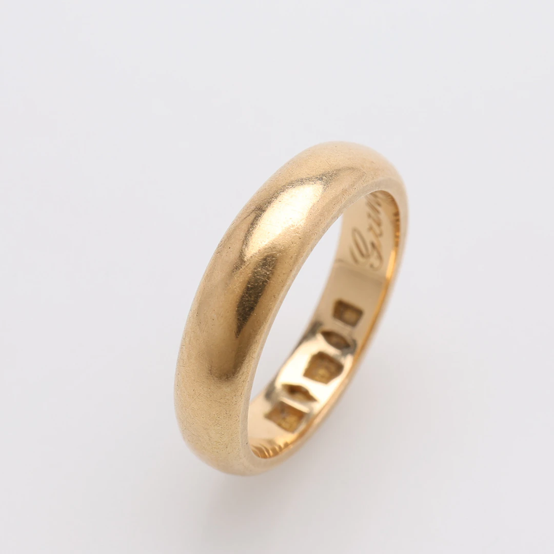 RING, SLÄT MODELL, 18K GULD, VIKT CA 7,7 GRAM.