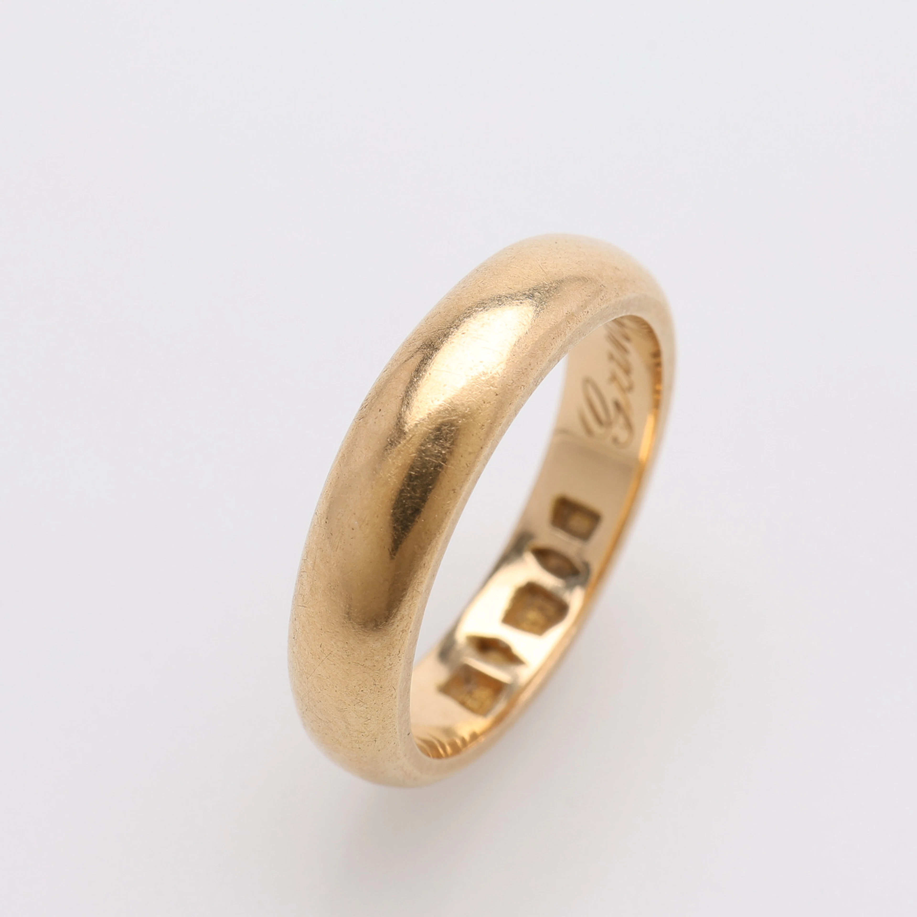 RING, SLÄT MODELL, 18K GULD, VIKT CA 7,7 GRAM.