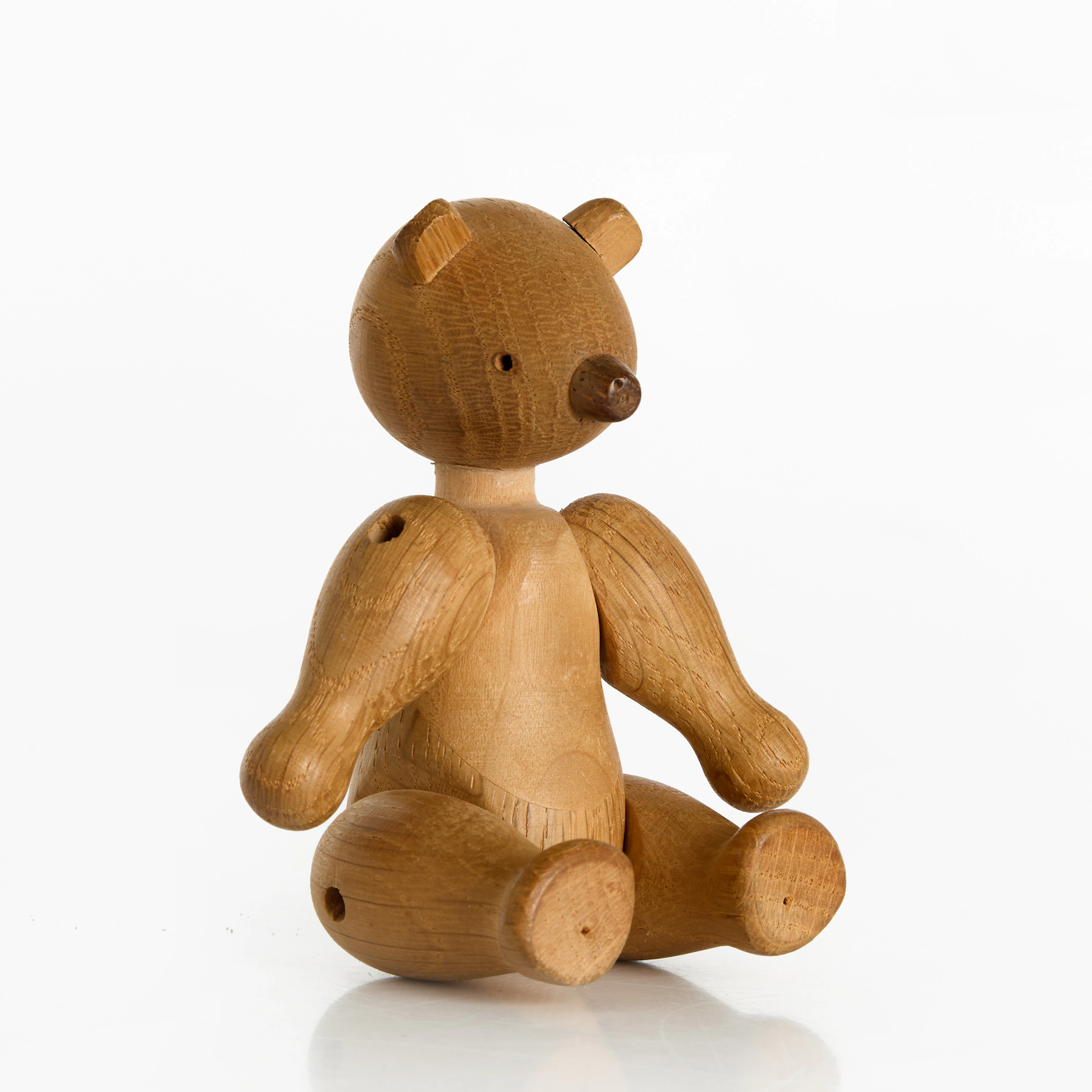 KAY BOJESEN (DANMARK, 1886–1958). Träfigurin, björn, ek, ledad kropp.