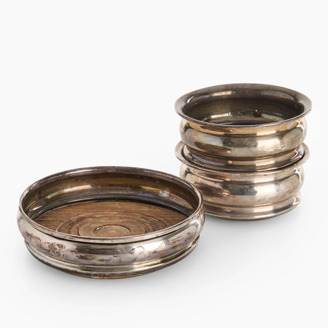 COASTERS / FLASKUNDERLÄGG, 3 st, silver, svarvad träbotten, London