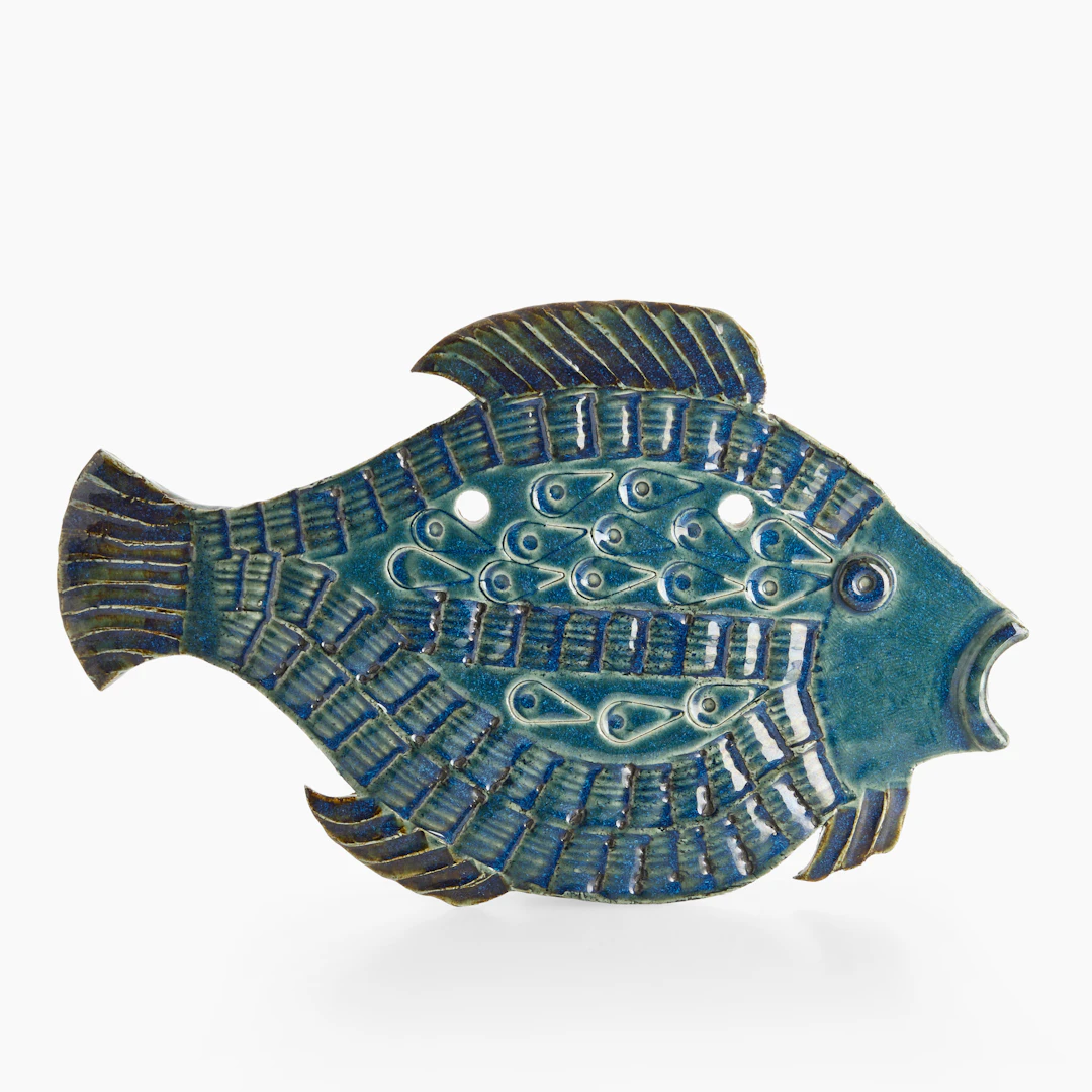 VÄGGSKULPTUR, fisk, glaserat stengods, signerad och daterad SW -71