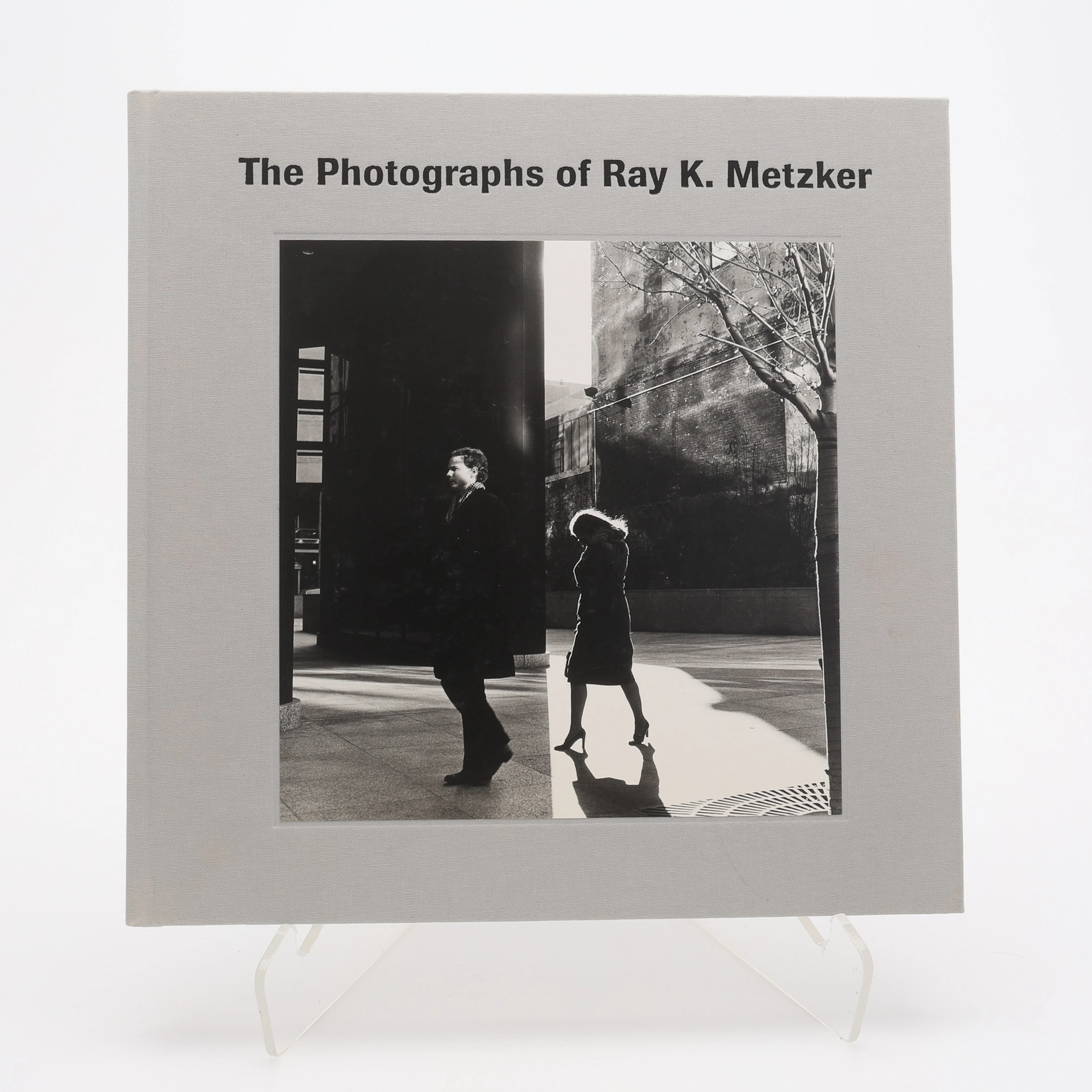 FOTO. DEN AMERIKANSKE FOTOGRAFEN RAY K. METZKERS UTSTÄLLNINGSBOK "THE
