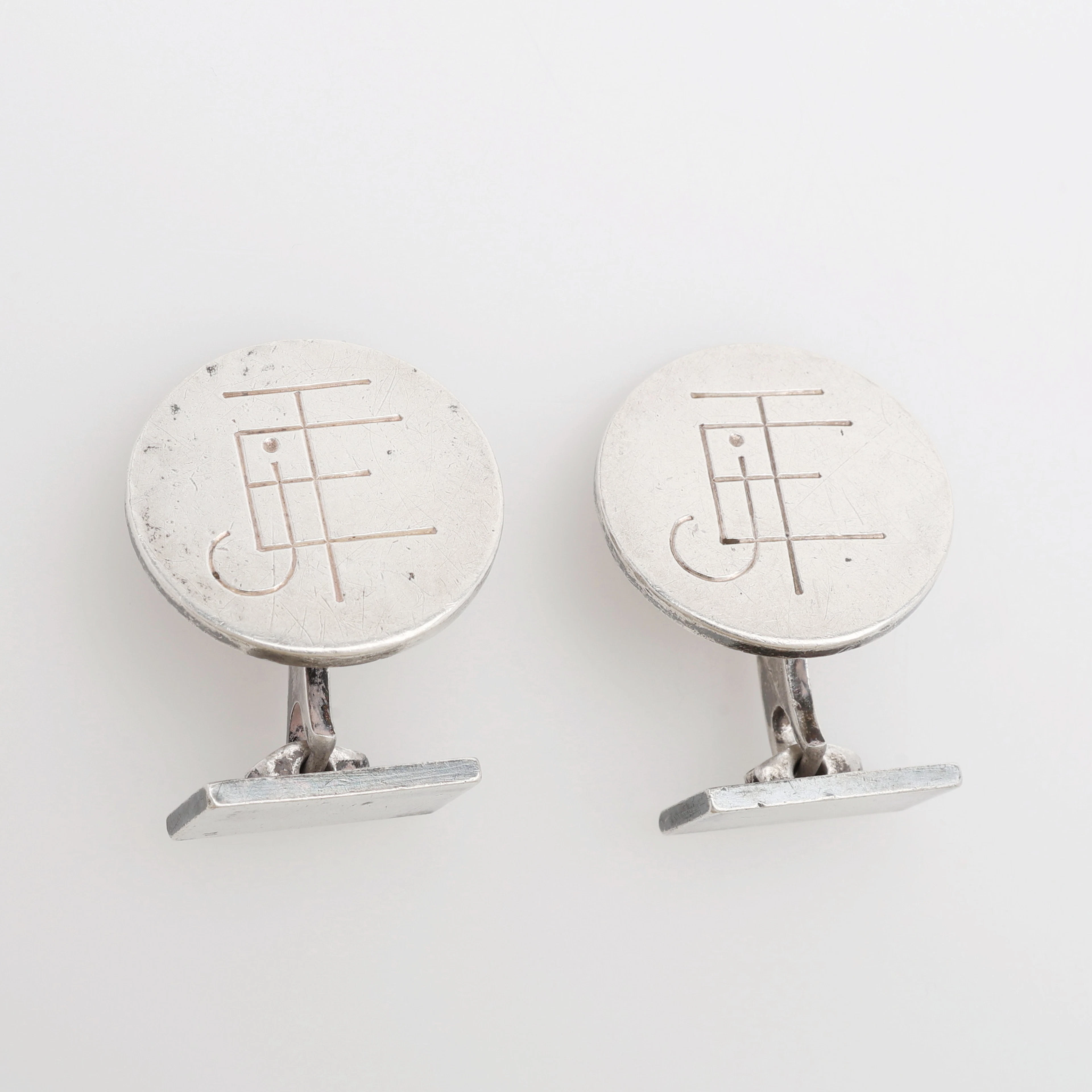 WIWEN NILSSON. MANSCHETTKNAPPAR, ETT PAR, STERLINGSILVER.