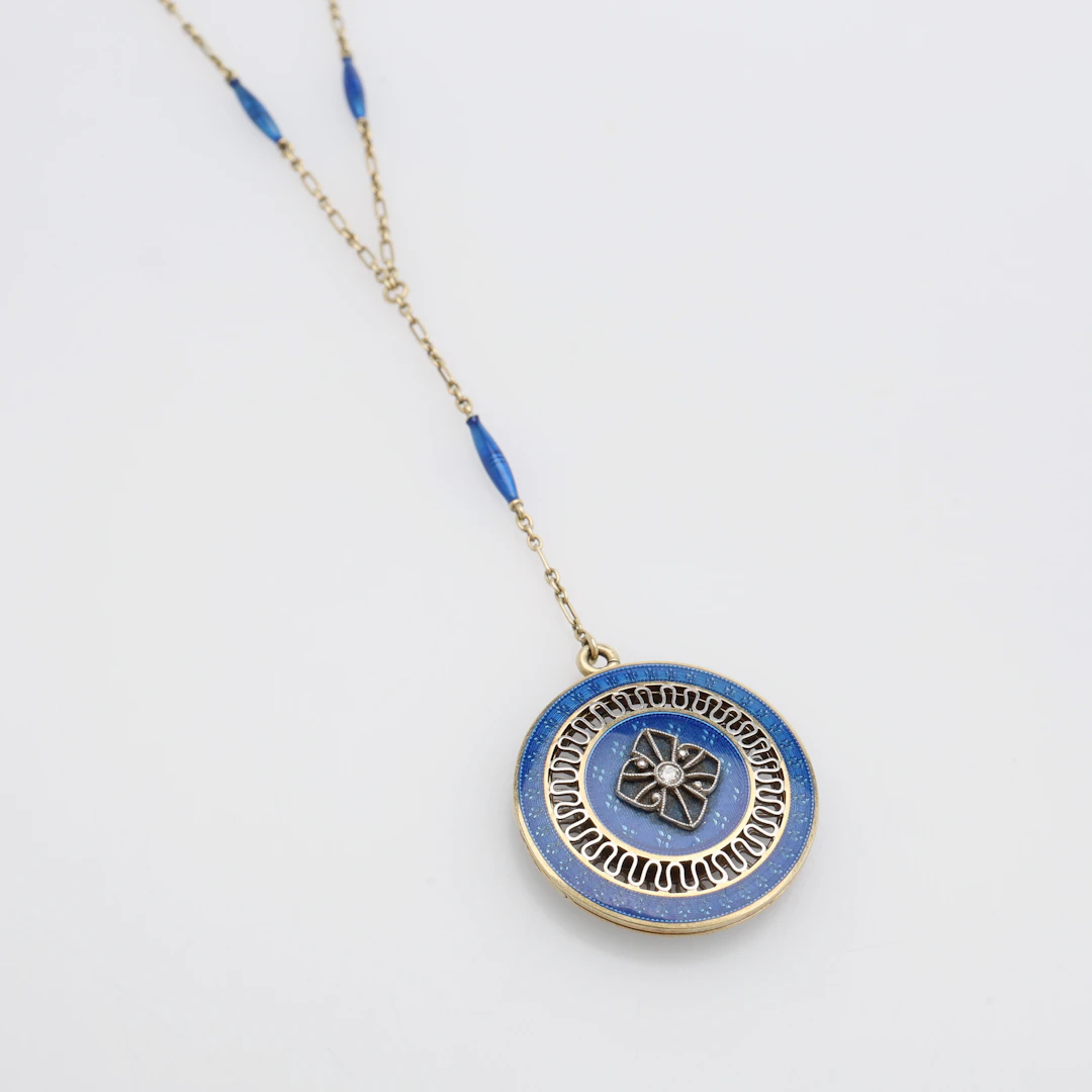 COLLIER MED VINAIGRETTE, 14K GULD, BLÅ EMALJ & LITEN VIT SAFIR, CARTER