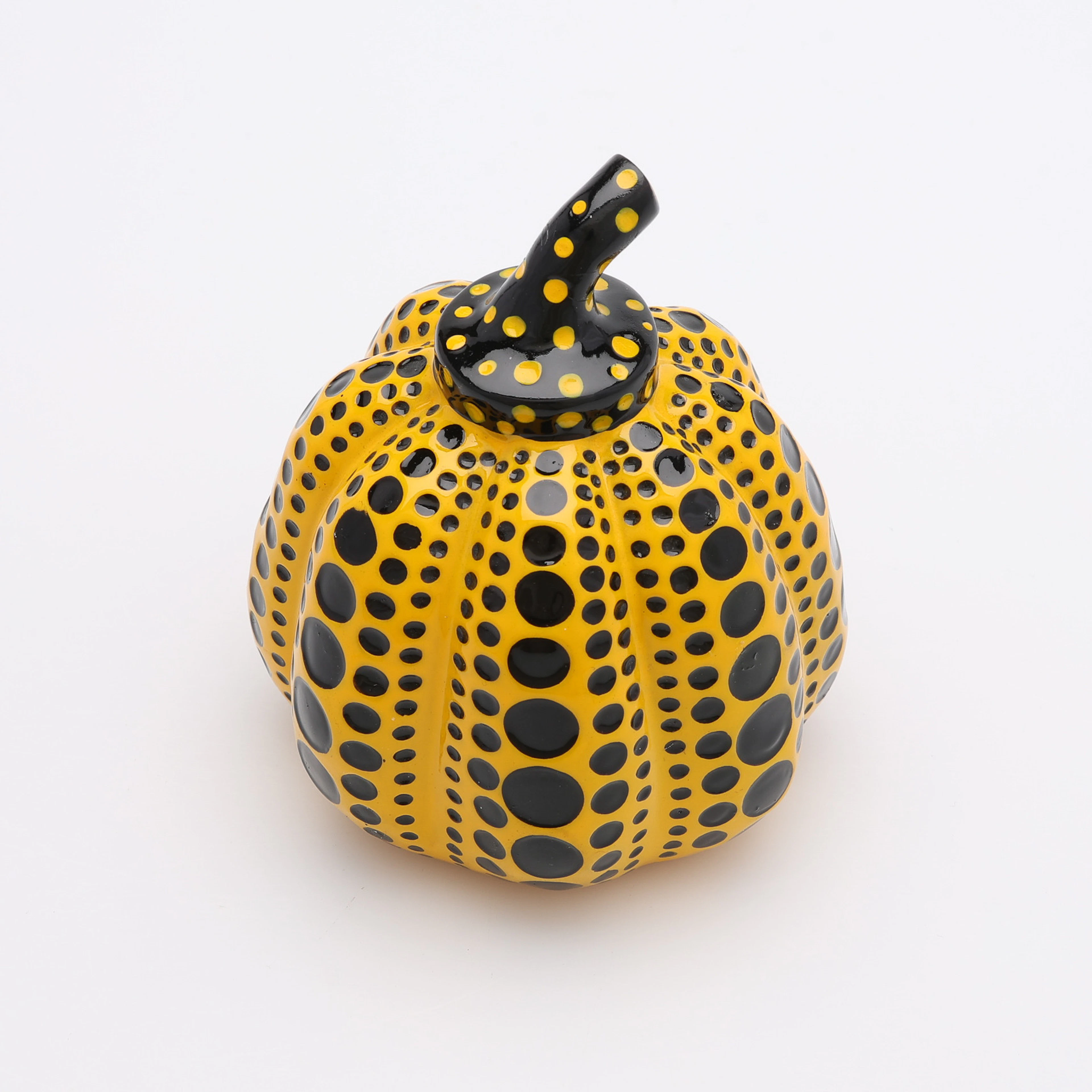 YAYOI KUSAMA. MULTIPEL, "YELLOW PUMPKIN", LACKAD KONSTMASSA, ONUMRERAD.