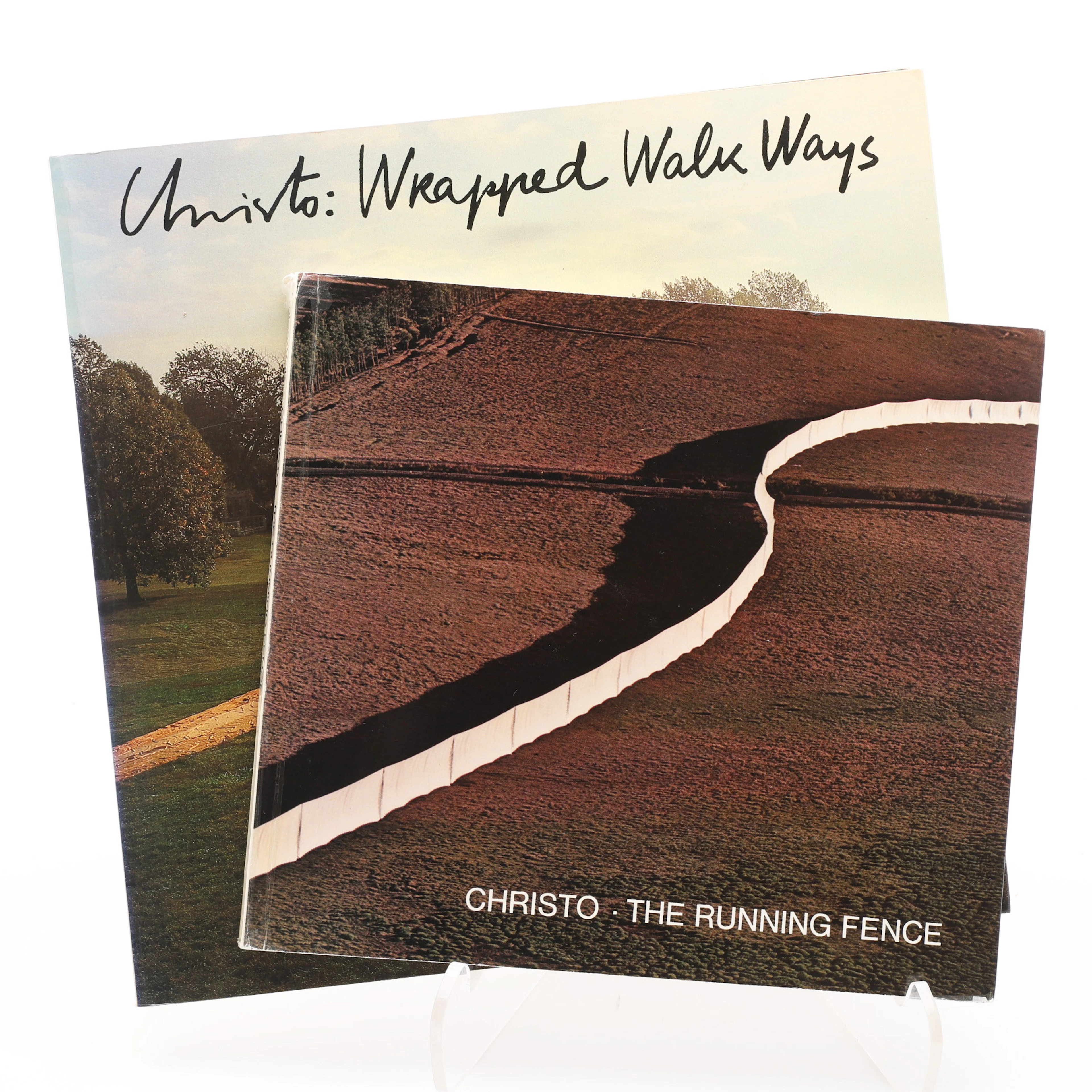 CHRISTO, BULGARISK INSTALLATIONSKONSTNÄR (1935-2020). WRAPPED WALK
