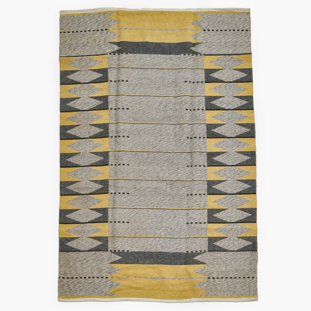MATTA, röllakan, ca 229 x 151 cm.
