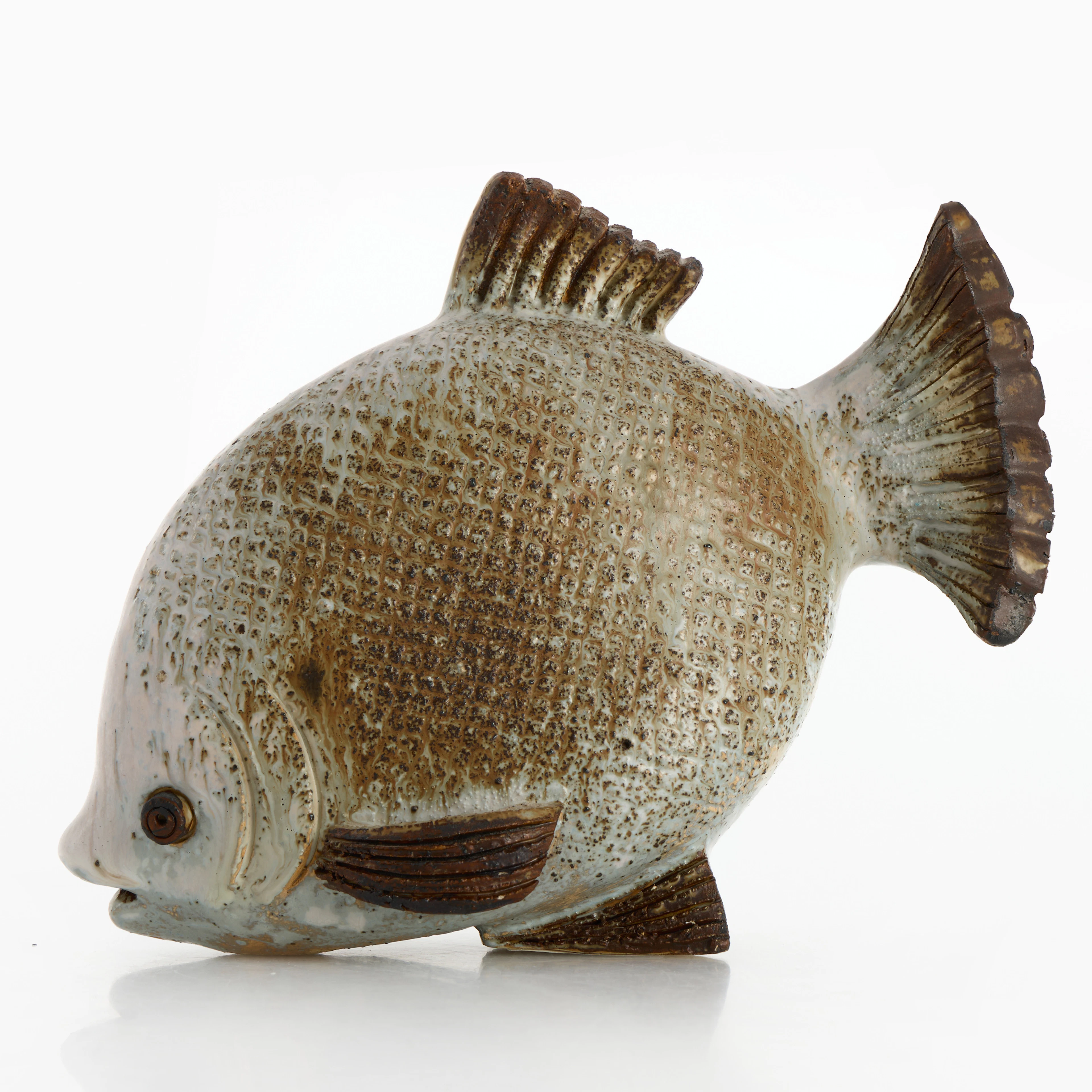 TYRA LUNDGREN (1897–1979). Skulptur, fisk, egen ateljé, signerad med
