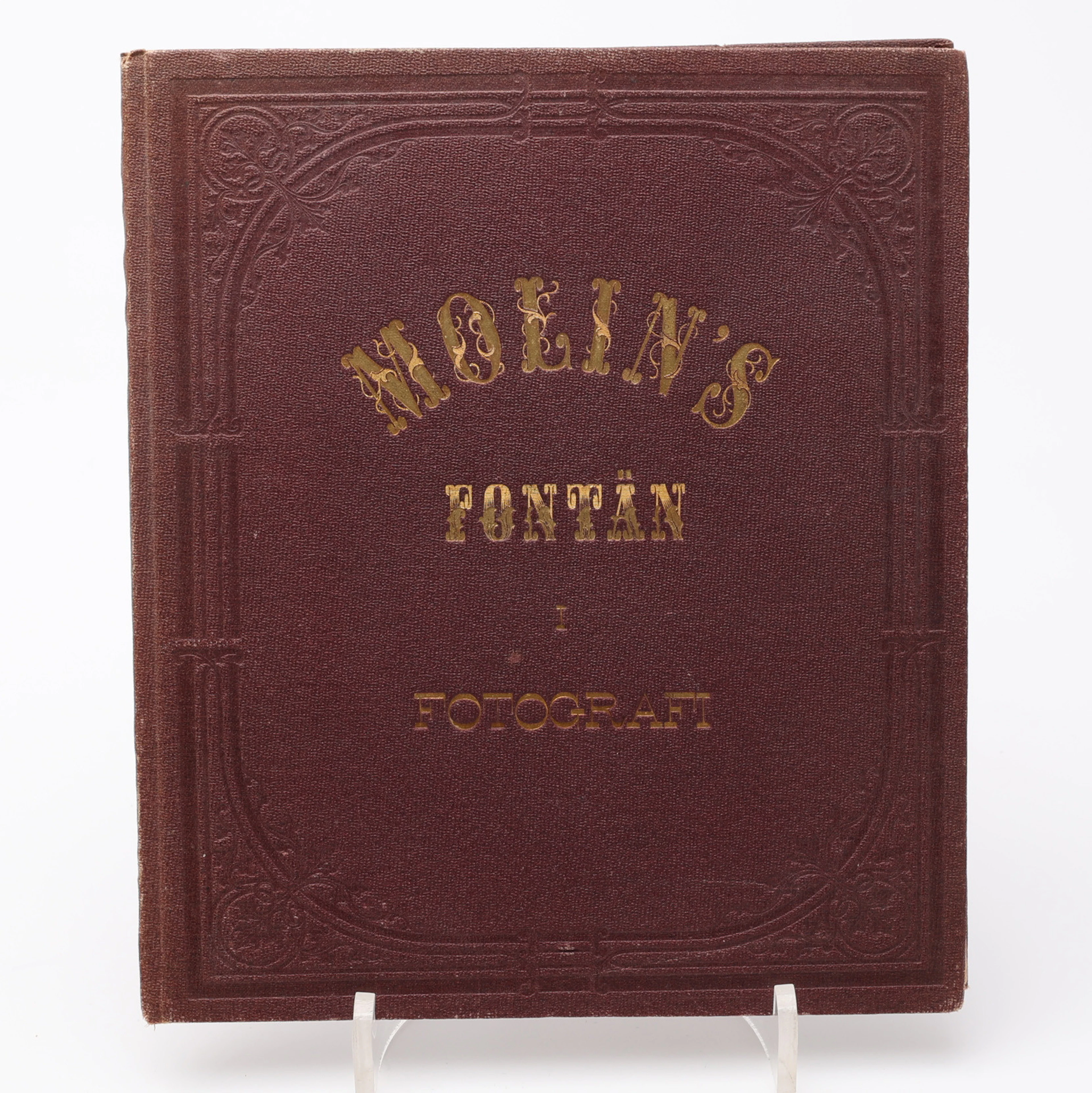 FOTOGRAFI.. MOLINS FONTÄN 1866 MED FOTOGRAFIER AV JOHANNES JAEGER