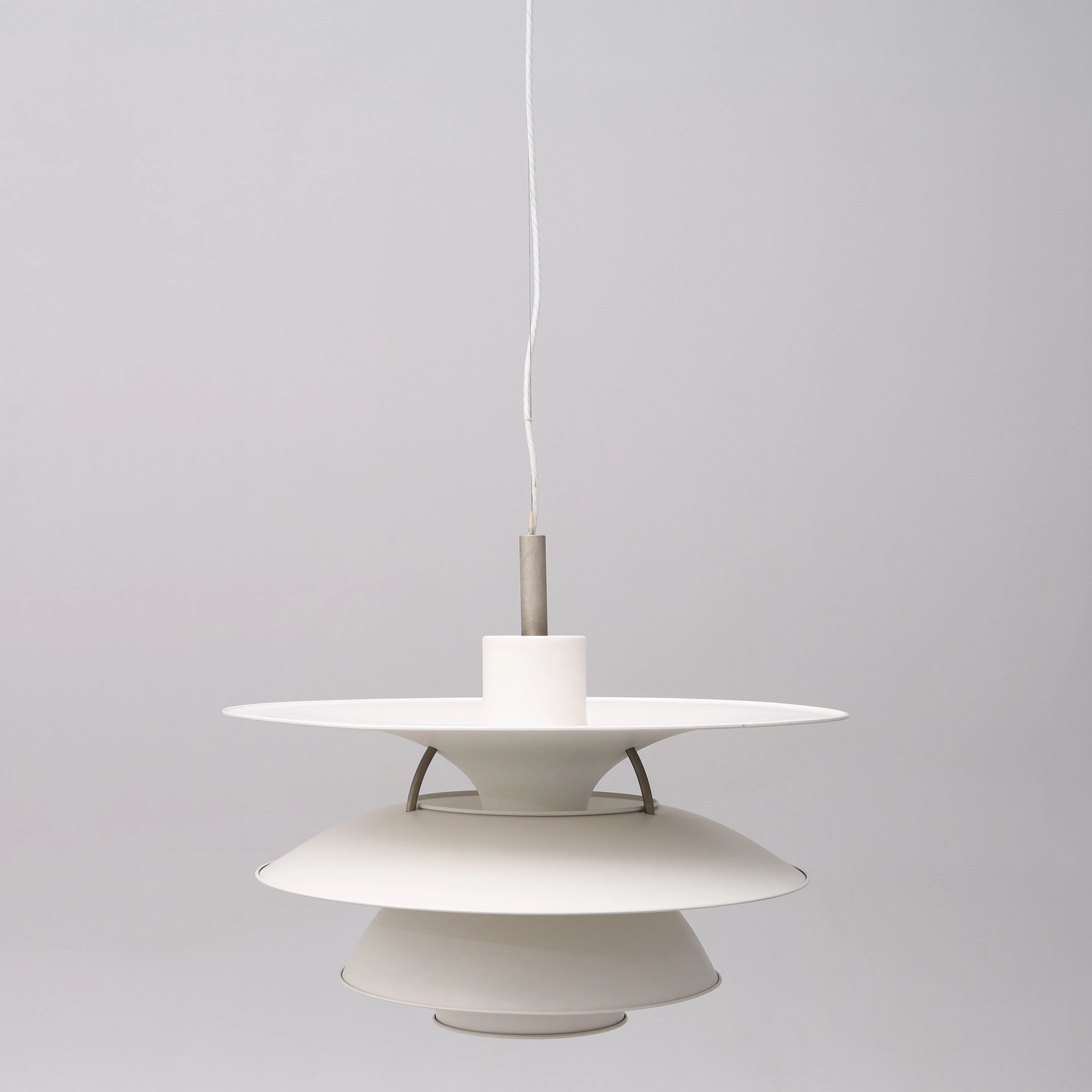 POUL HENNINGSEN. TAKLAMPA, VITLACKERAD ALUMINIUM, PH 6½-6, "CHARLOTTENBORG"