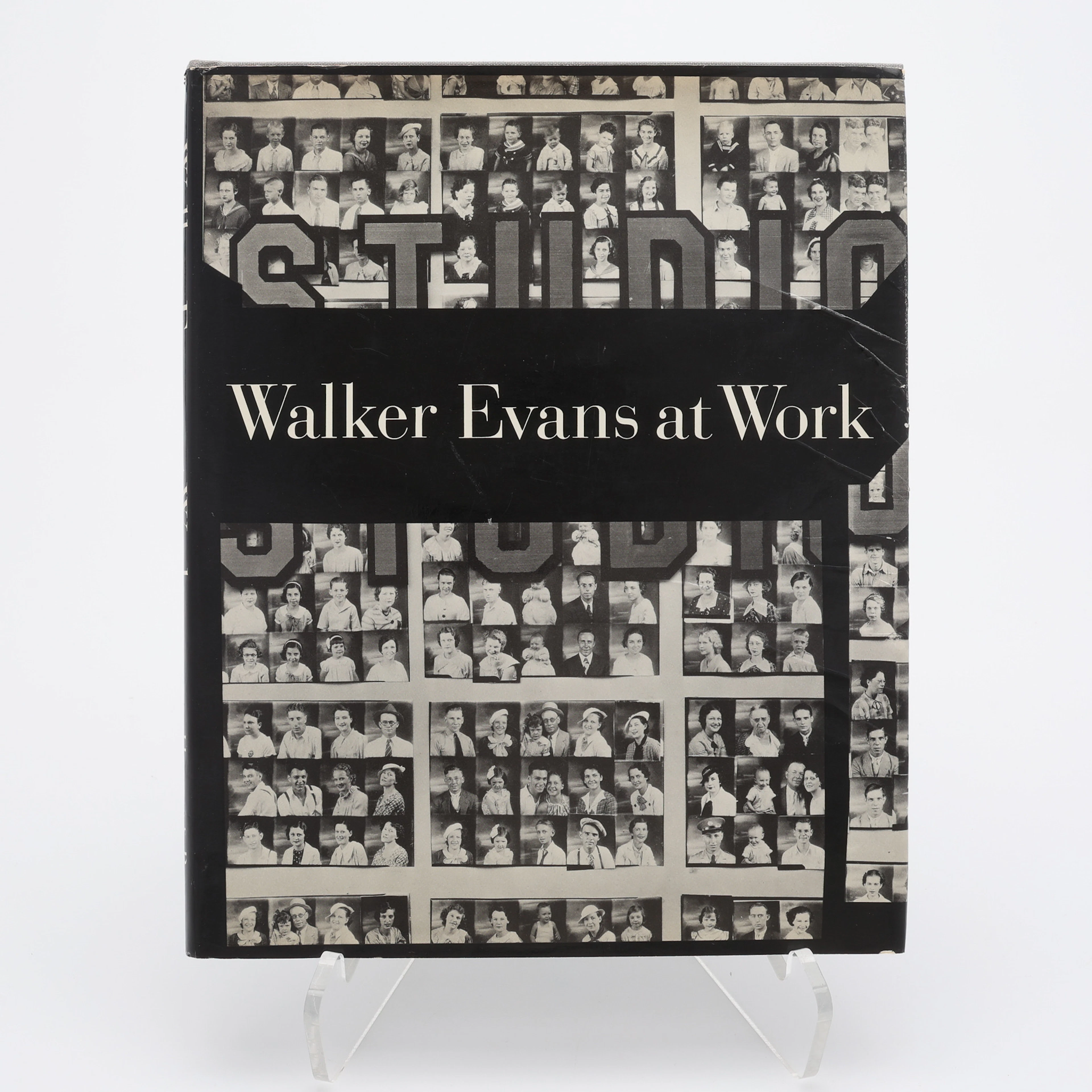 FOTO. DEN AMERIKANSKE DOKU0MENTÄRFOTOGRAFEN WALKER EVANS I WALKER