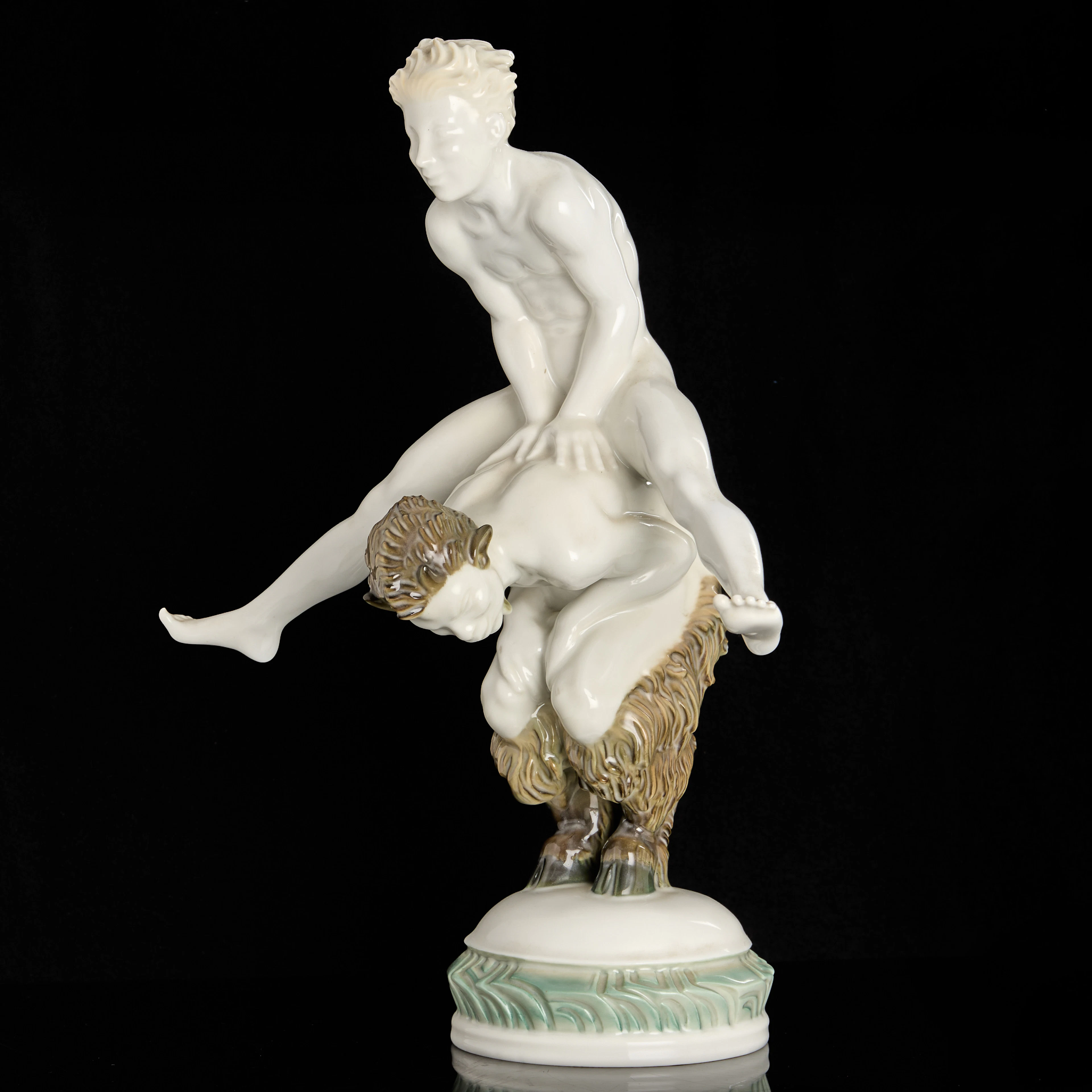 MAX HERMANN FRITZ. Figurin, porslin, Hutschenreuther, Tyskland. Art