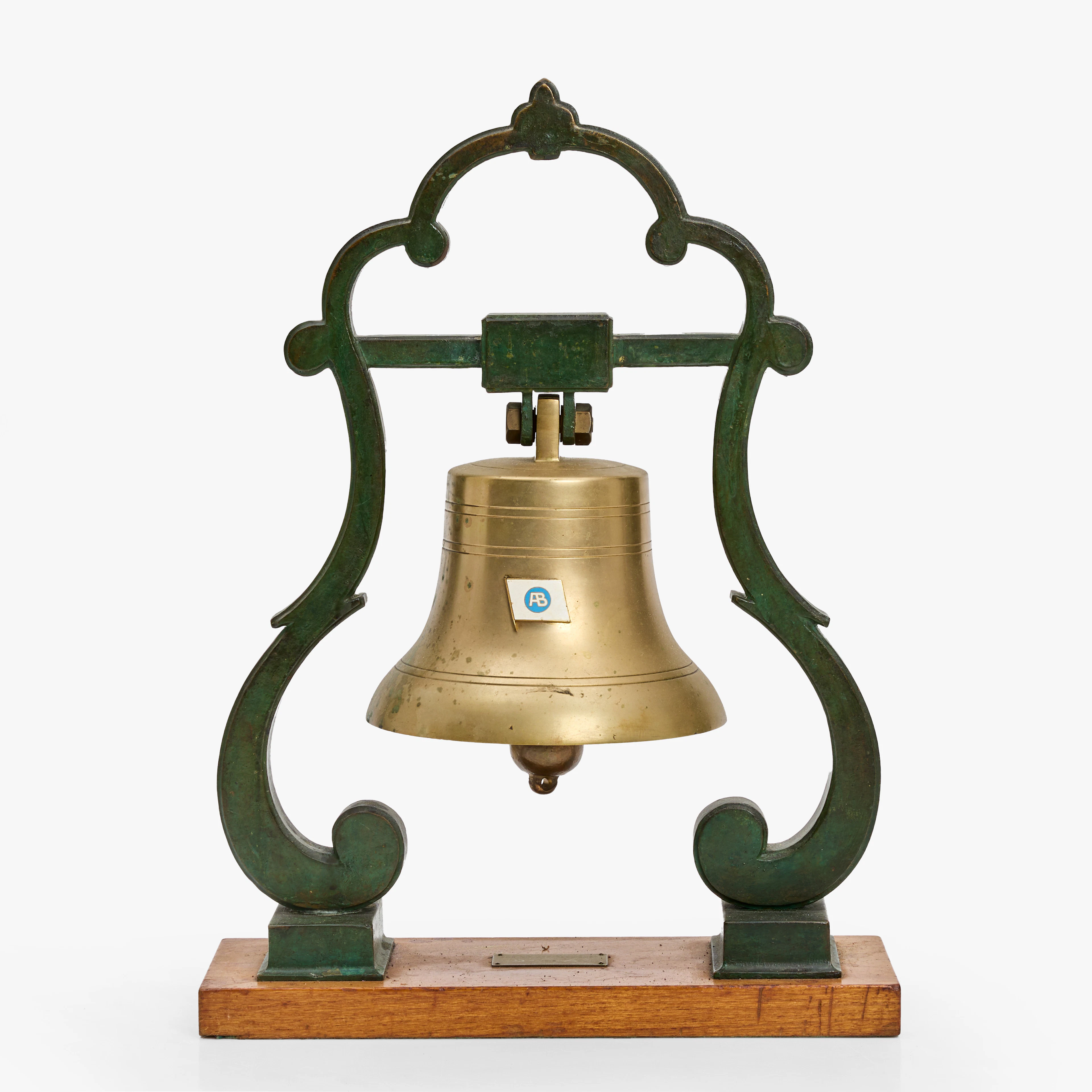 SKEPPSKLOCKA / MÄSSKLOCKA, 1900-talets första del, mässing, ställning