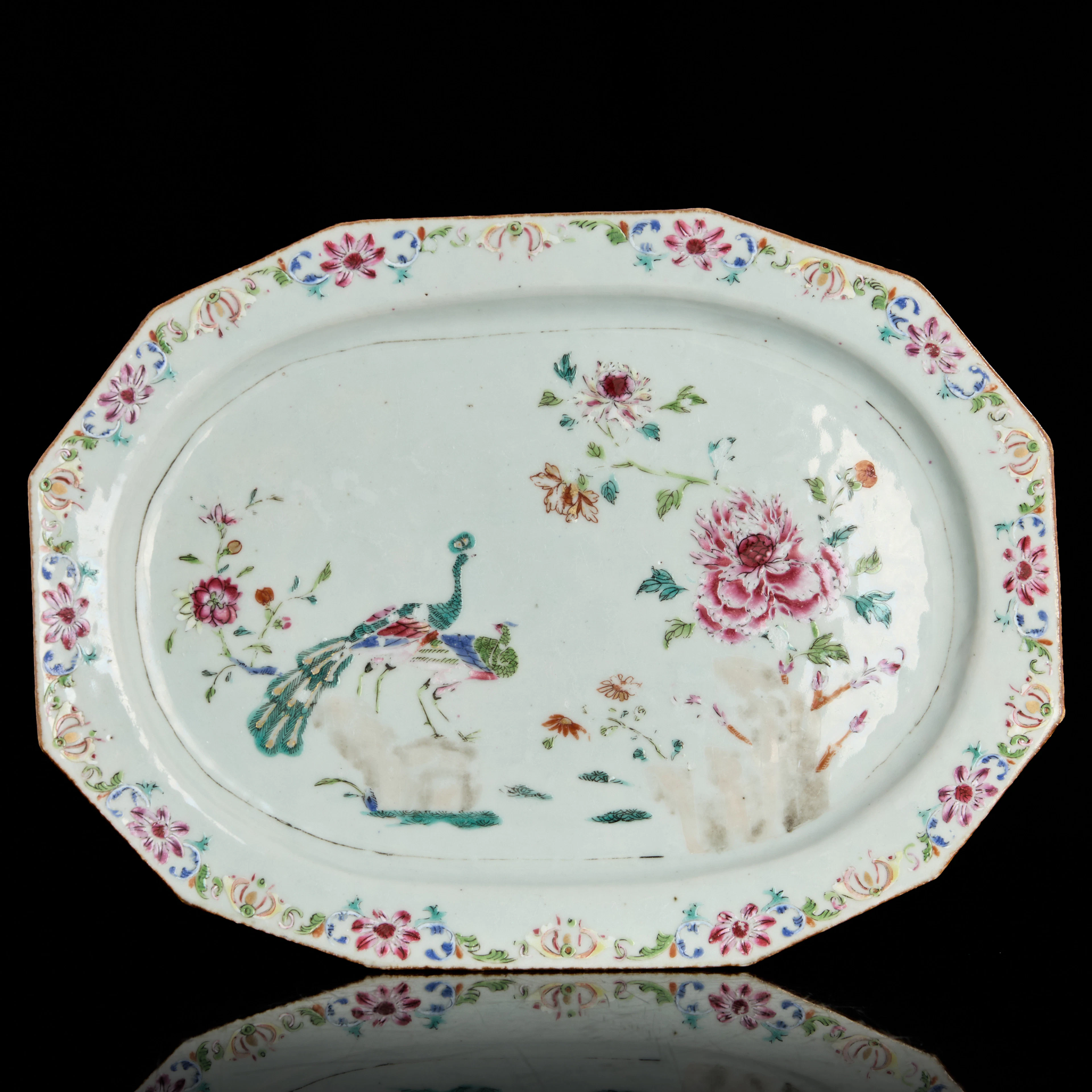 FAT, porslin, Kina, Qianlong (1736-1795), dekor av "Double Peacock"