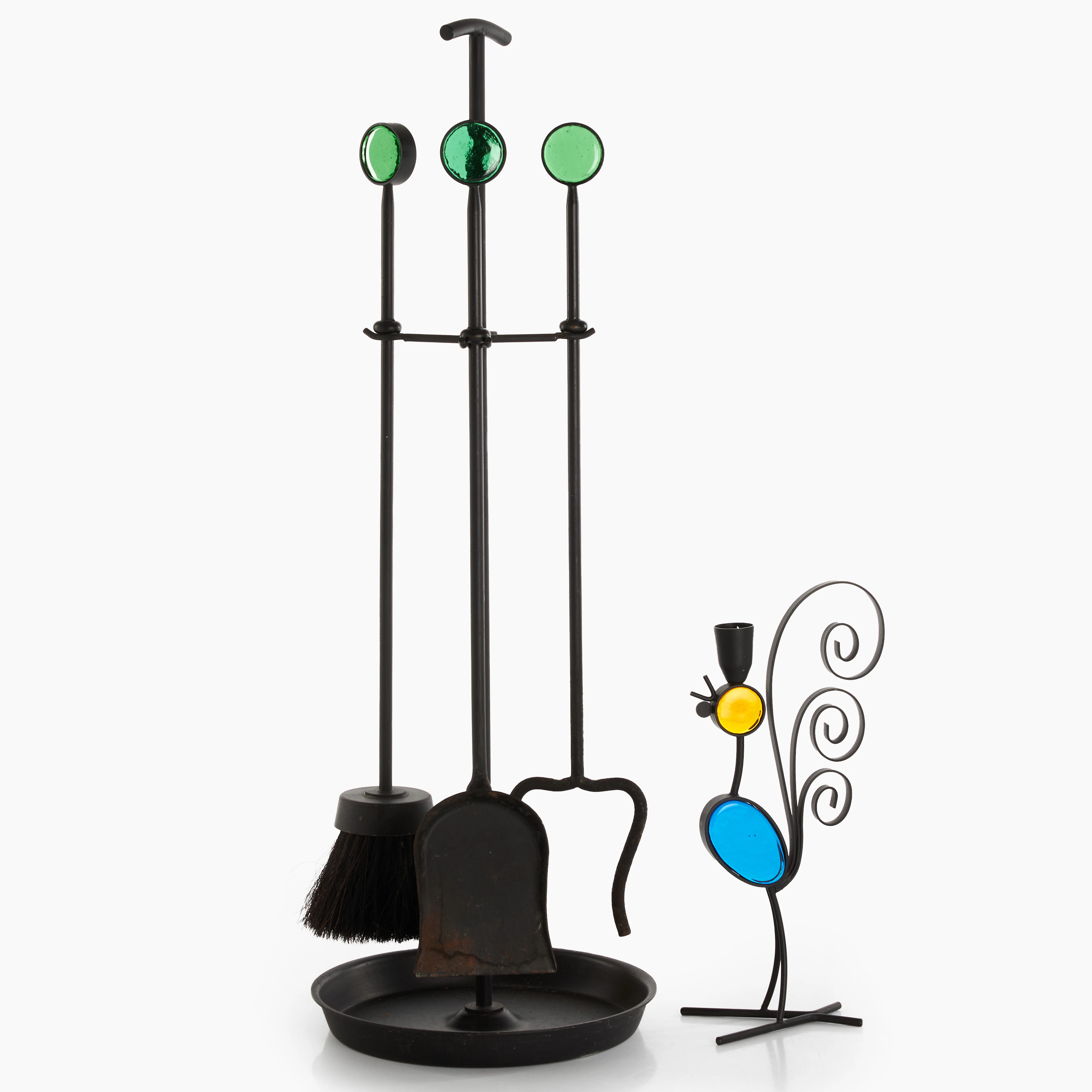 GUNNAR ANDER (SVERIGE, 1908–1976). Eldstadsset samt ljusstake, 2 delar