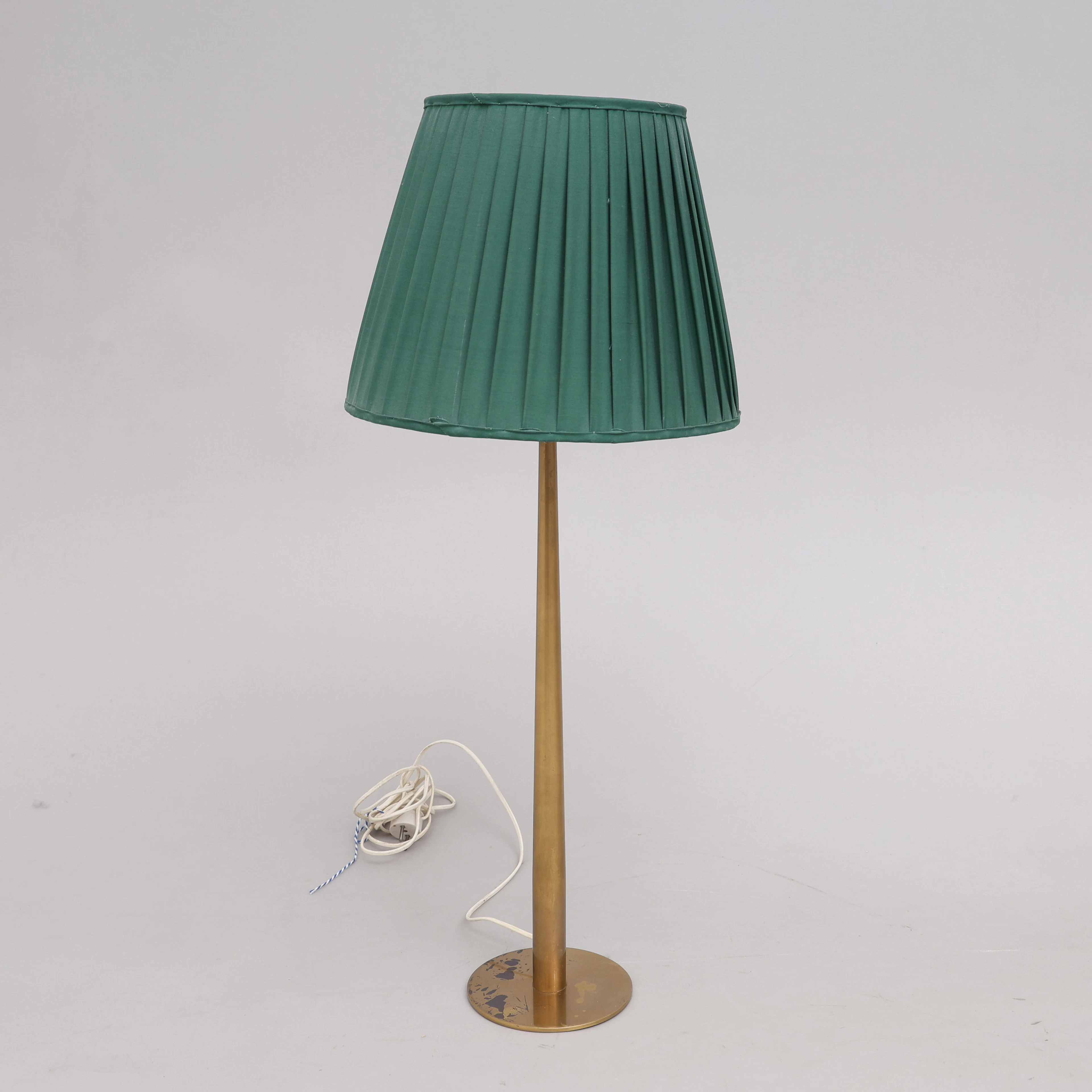 HANS-AGNE JAKOBSSON. BORDSLAMPA, "B 66", MARKARYD, 1900-TALETS ANDRA HÄLFT.