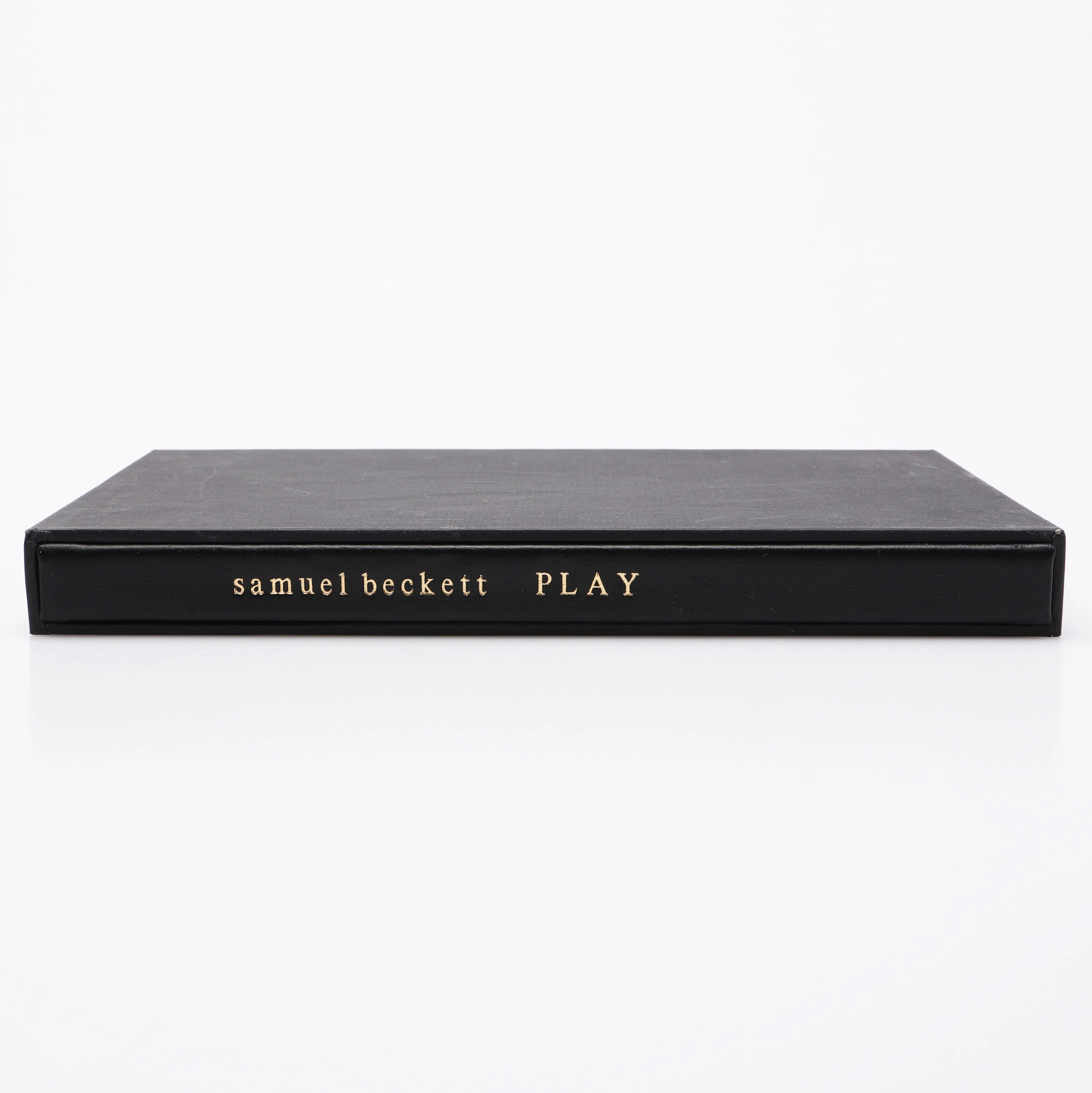 SAMUEL BECKETT'S PLAY AND TWO SHORT PIECES FOR RADIO I FÖRSTA UPPLAGAN