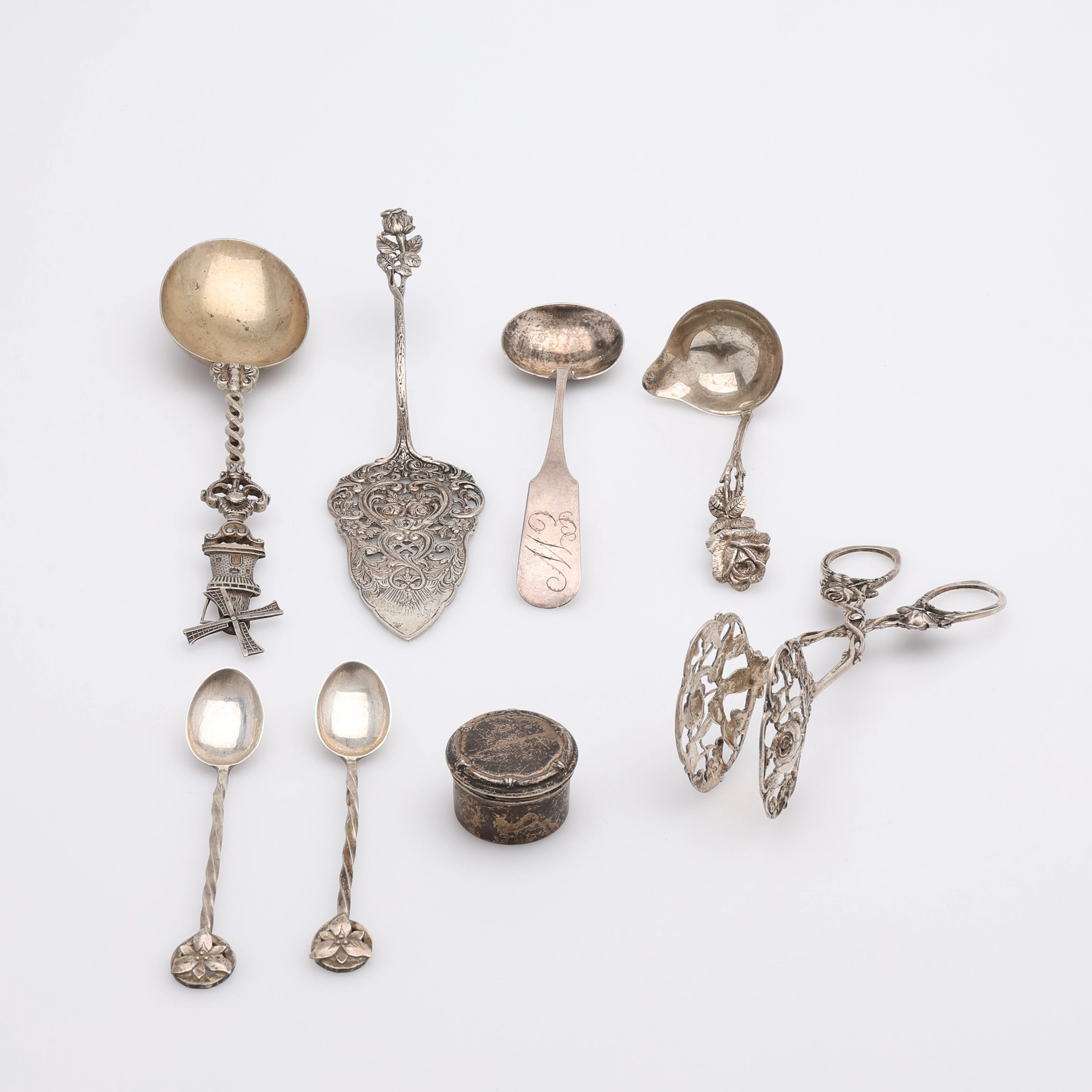 DIVERSE SILVERFÖREMÅL, 8 DELAR, TOTALT 195 GRAM.