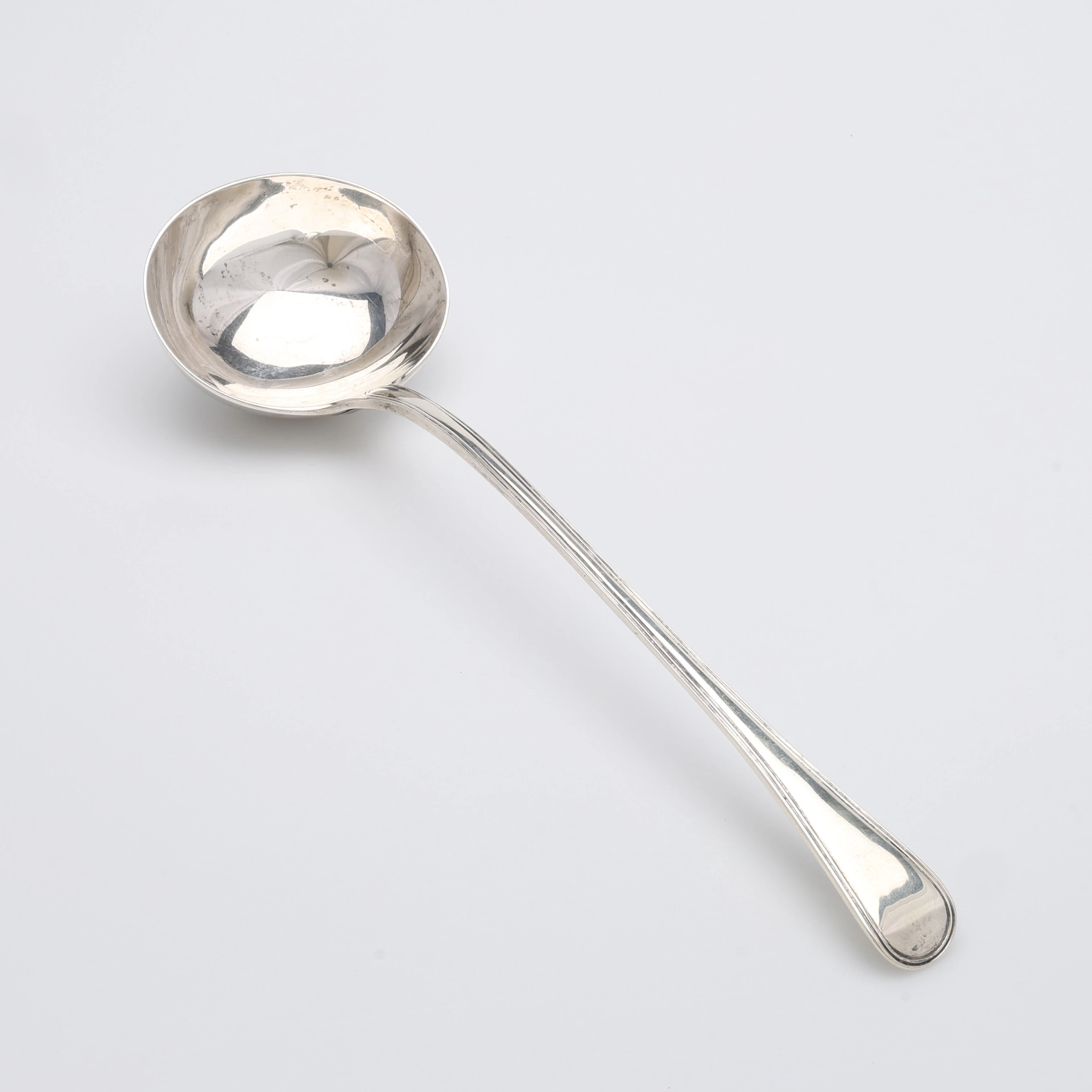 SOPPSLEV, SILVER, LONDON, 1853-54, VIKT 279 GRAM.