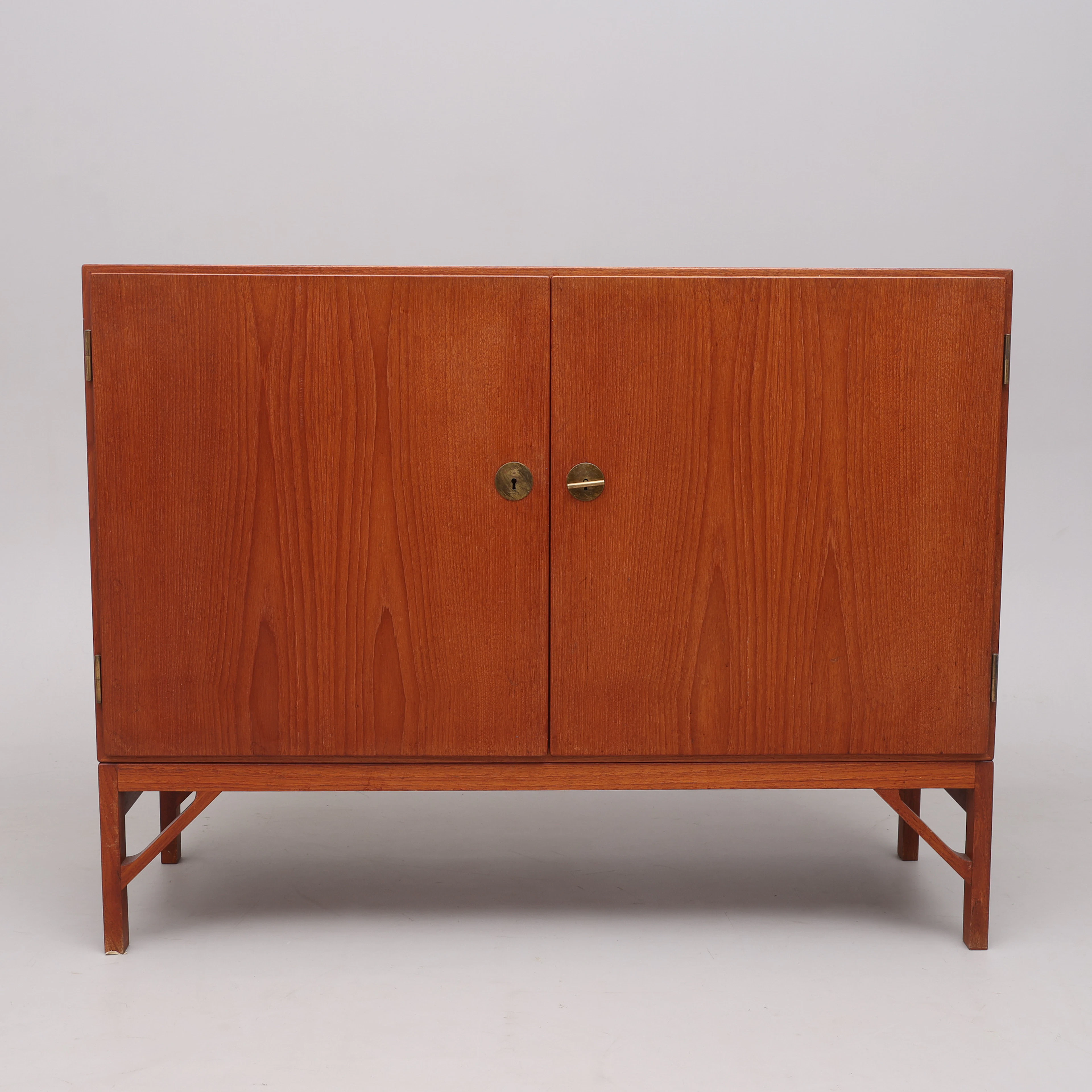BØRGE MOGENSEN. SKÄNK, "KINASKÅPET", TEAK, MODELL 232, FDB, DANMARK